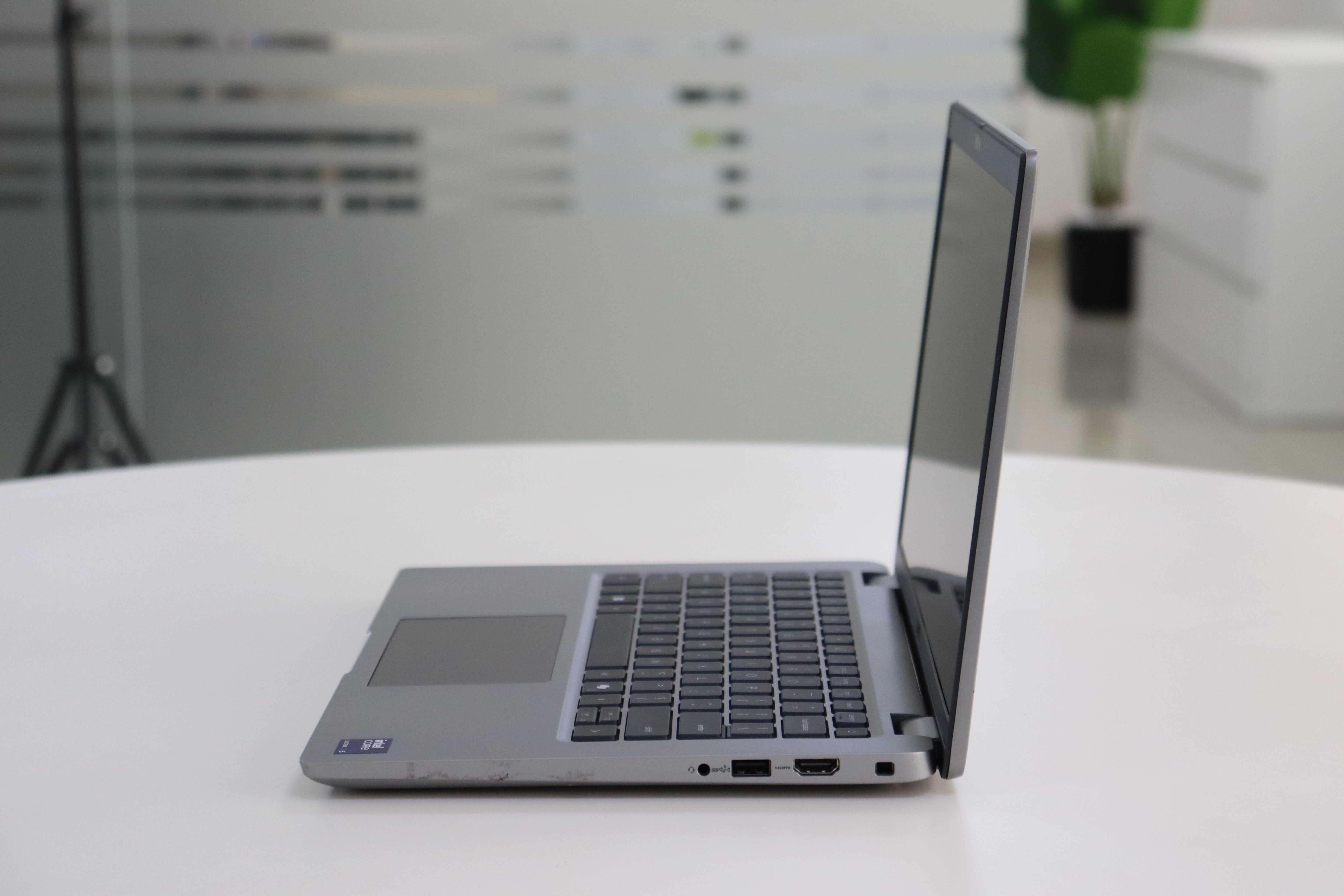 Dell Latitude 5450 SN:23603 product photo 3