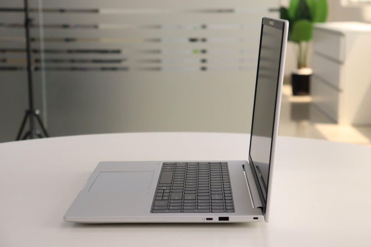 HP EliteBook 8 G1a SN:23606 product photo 3