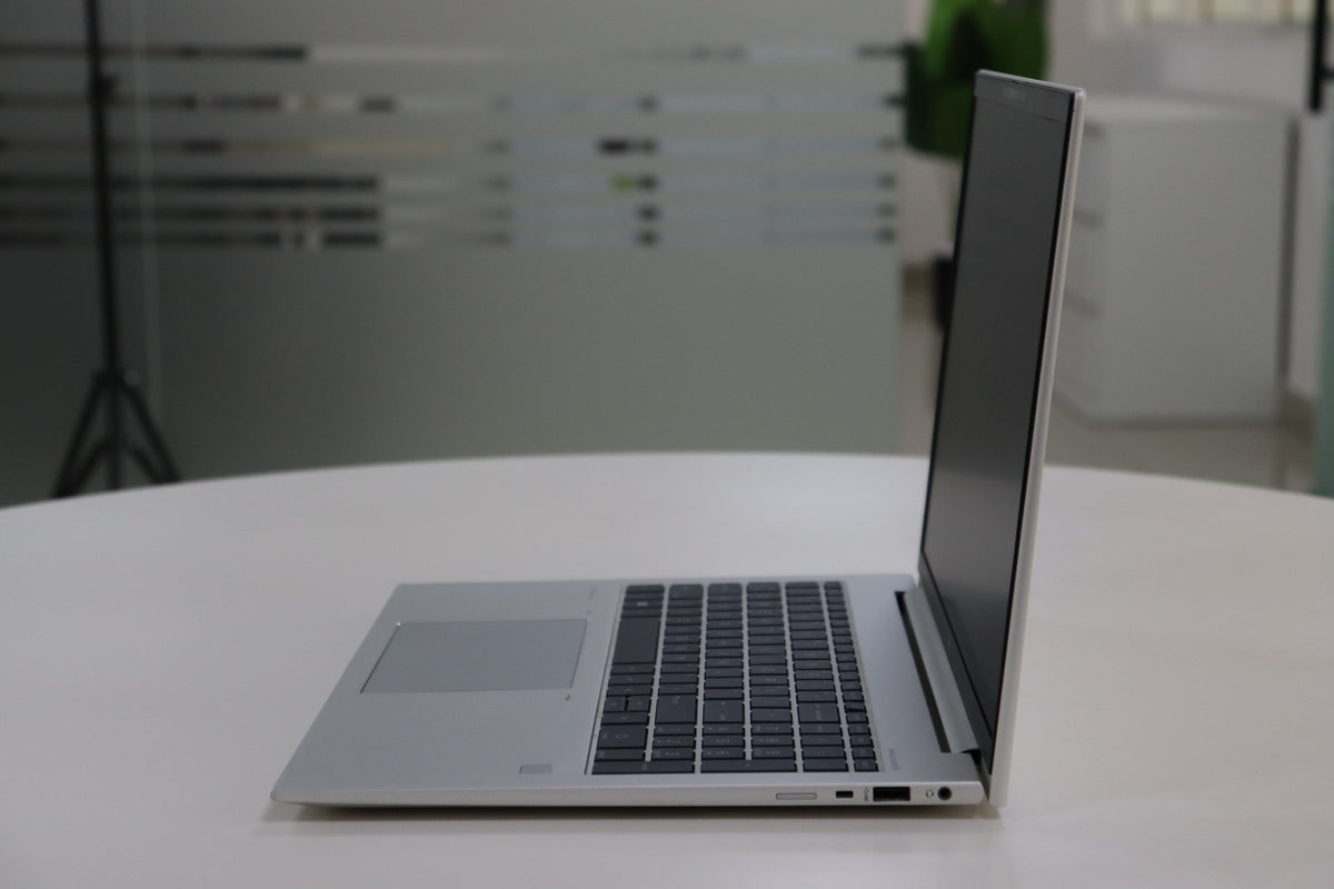 Hp Elitebook 860 G10 SN:23724 product photo 3