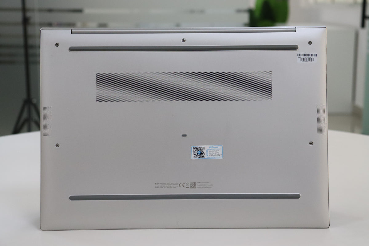 Hp Elitebook 860 G10 SN:23724 product photo 7