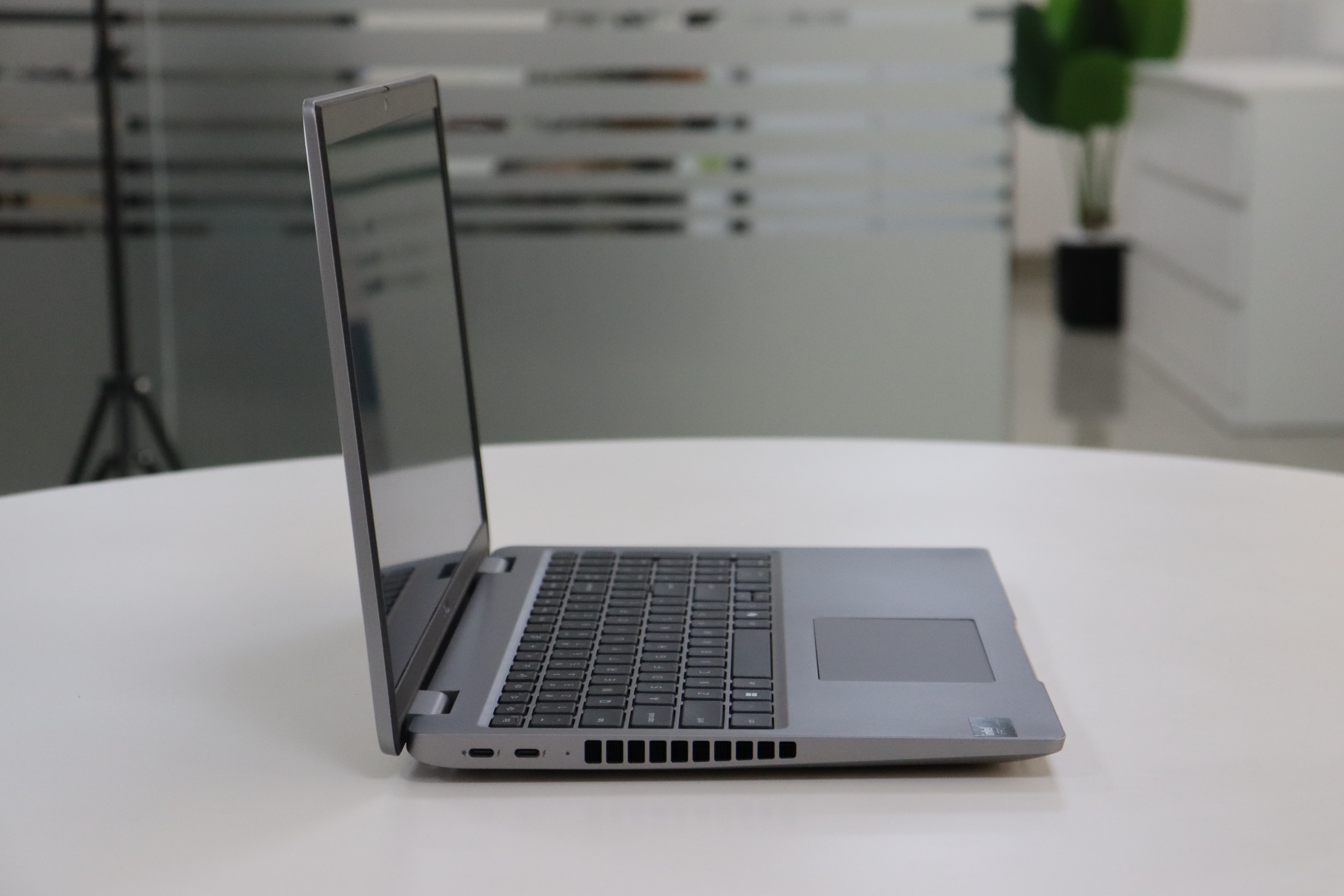 DELL LATITUDE 5550 SN:26410 product photo 4