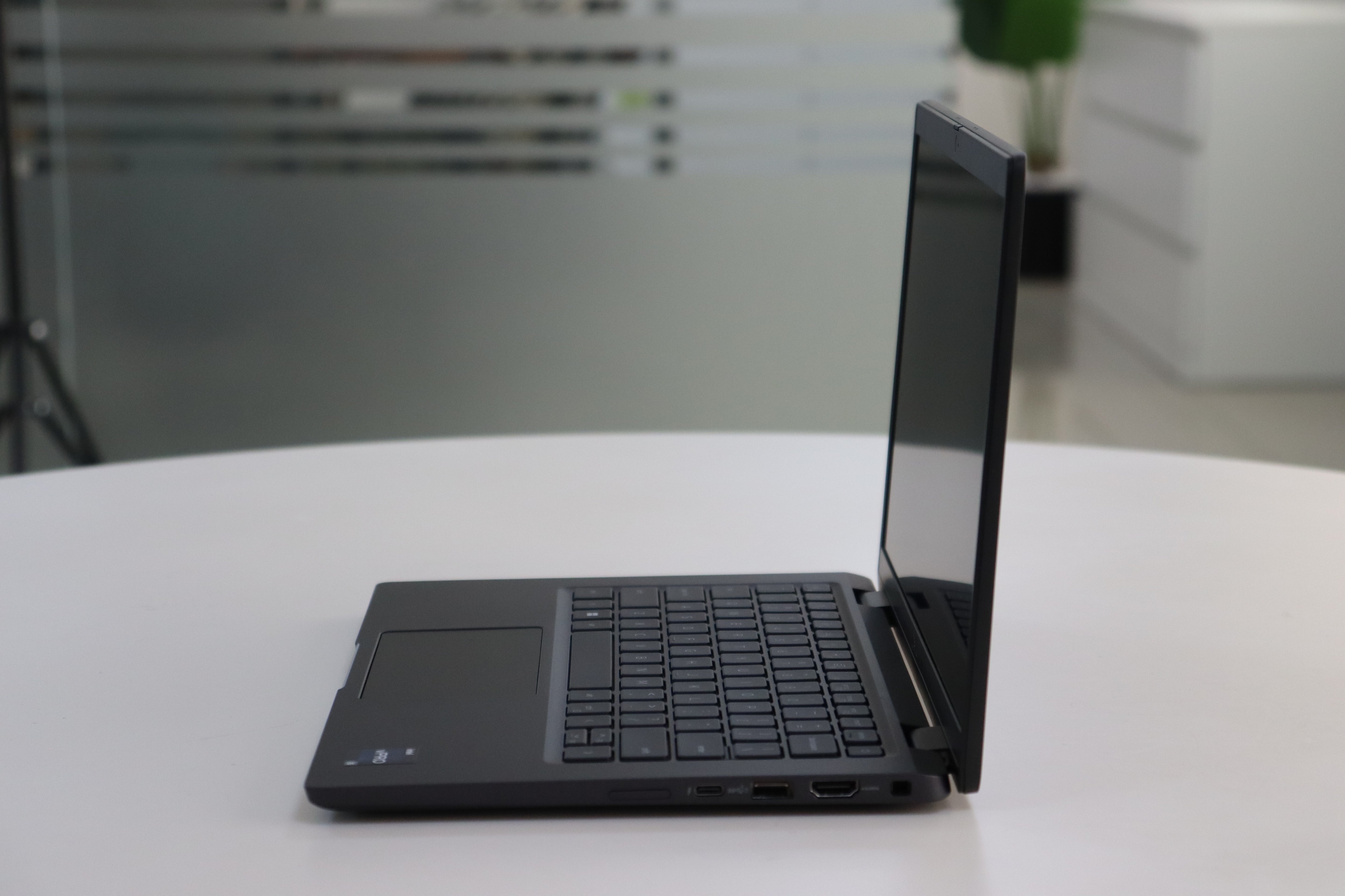 Dell Latitude 7330 SN:26412 product photo 3