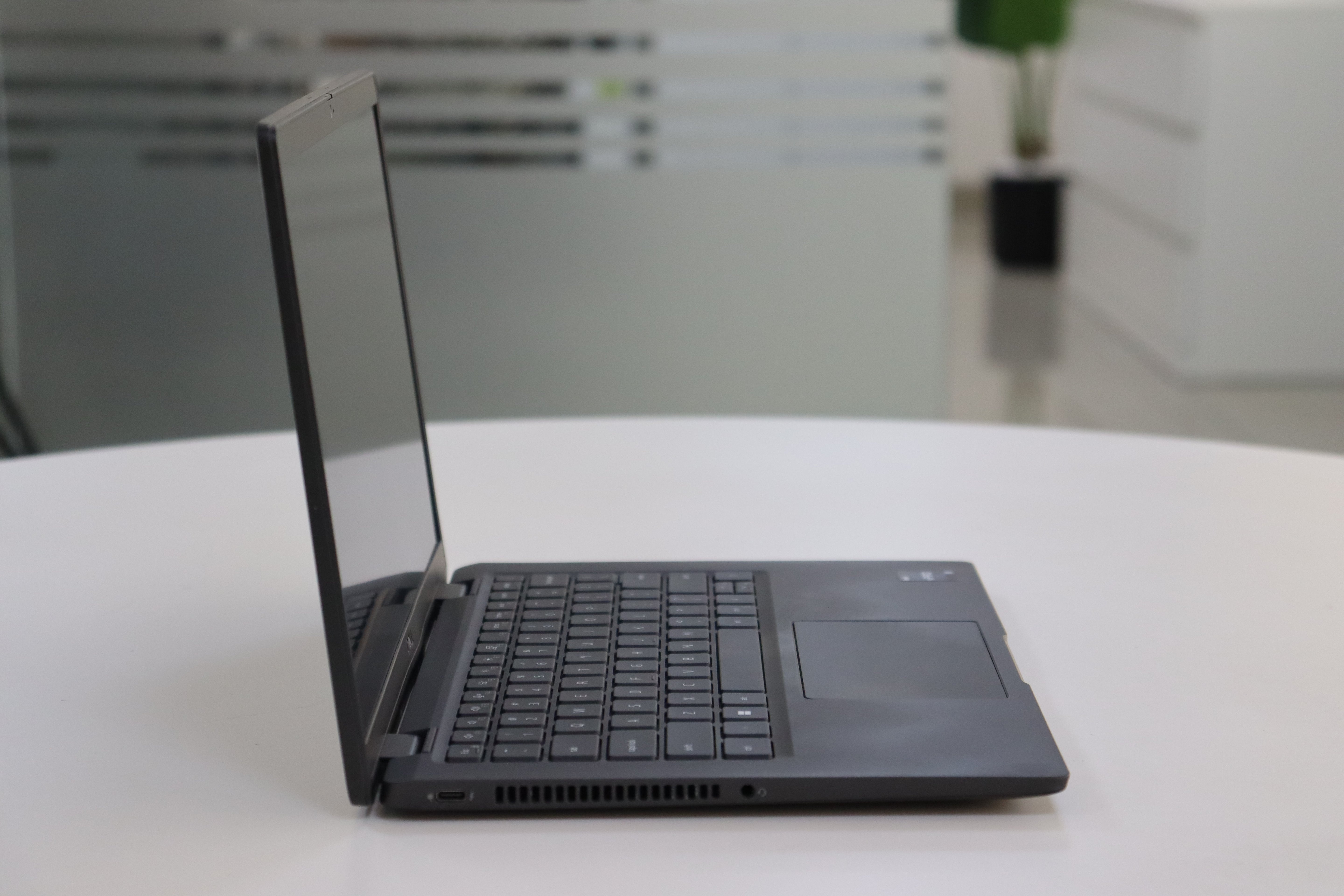 DELL LATITUDE 7430 SN:26648 product photo 4