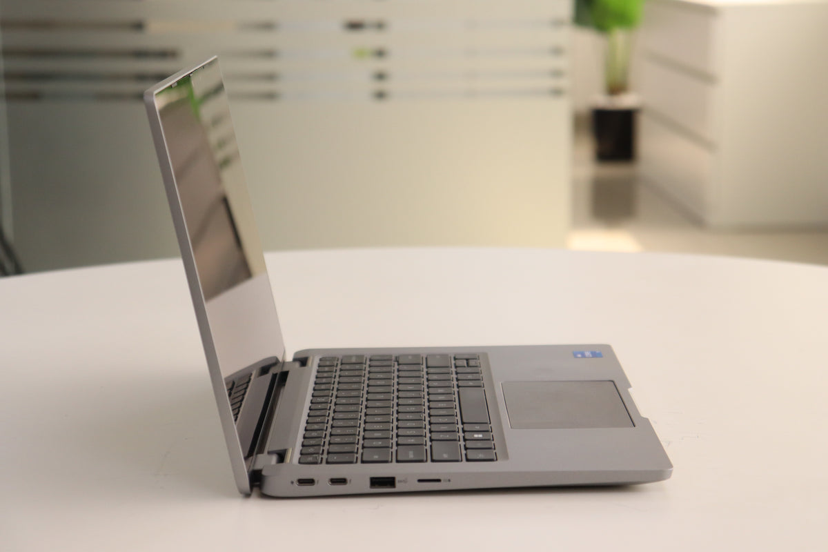 Dell Latitude 5330 SN:27633 product photo 4