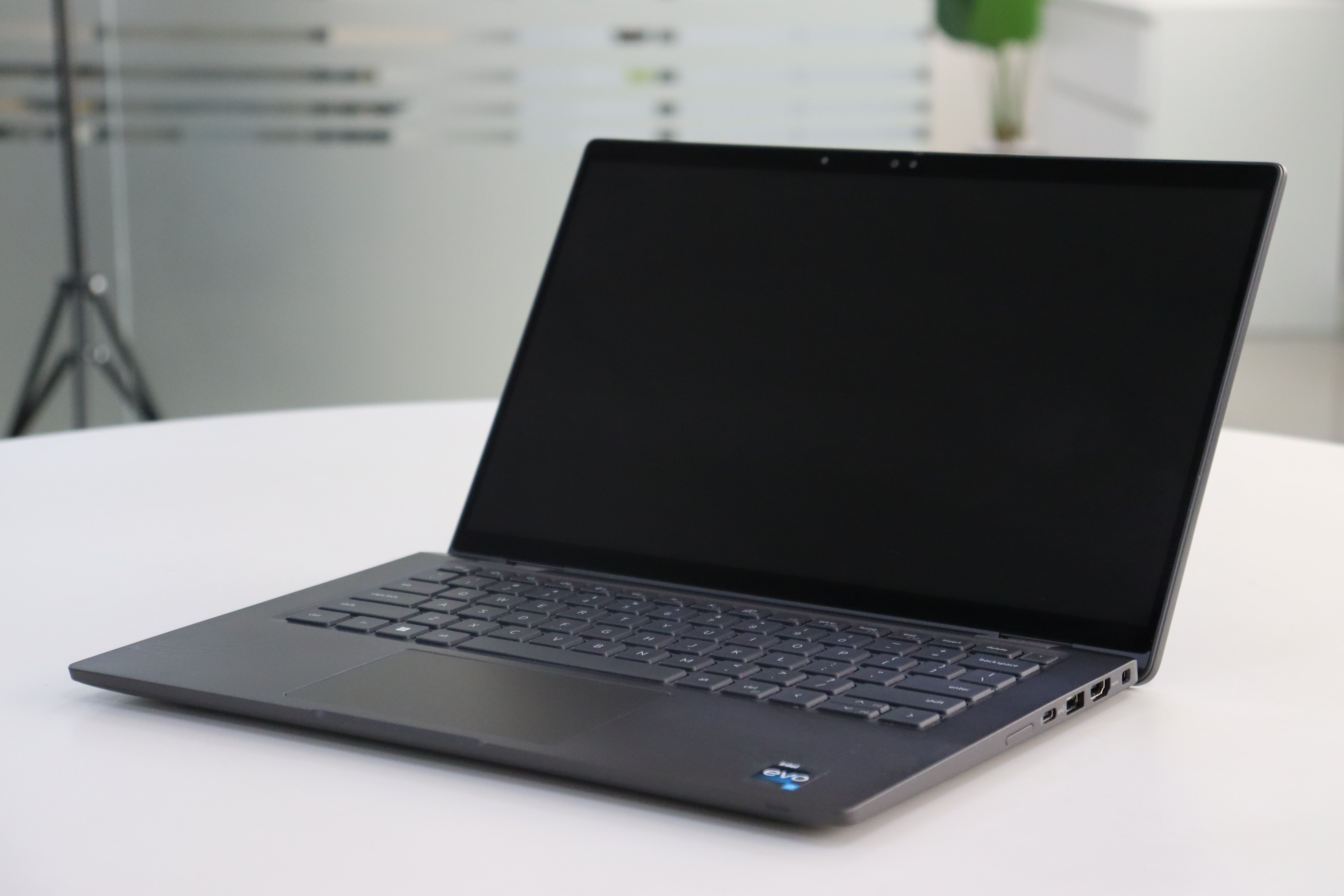 DELL LATITUDE 7430 SN:27755 product photo 2