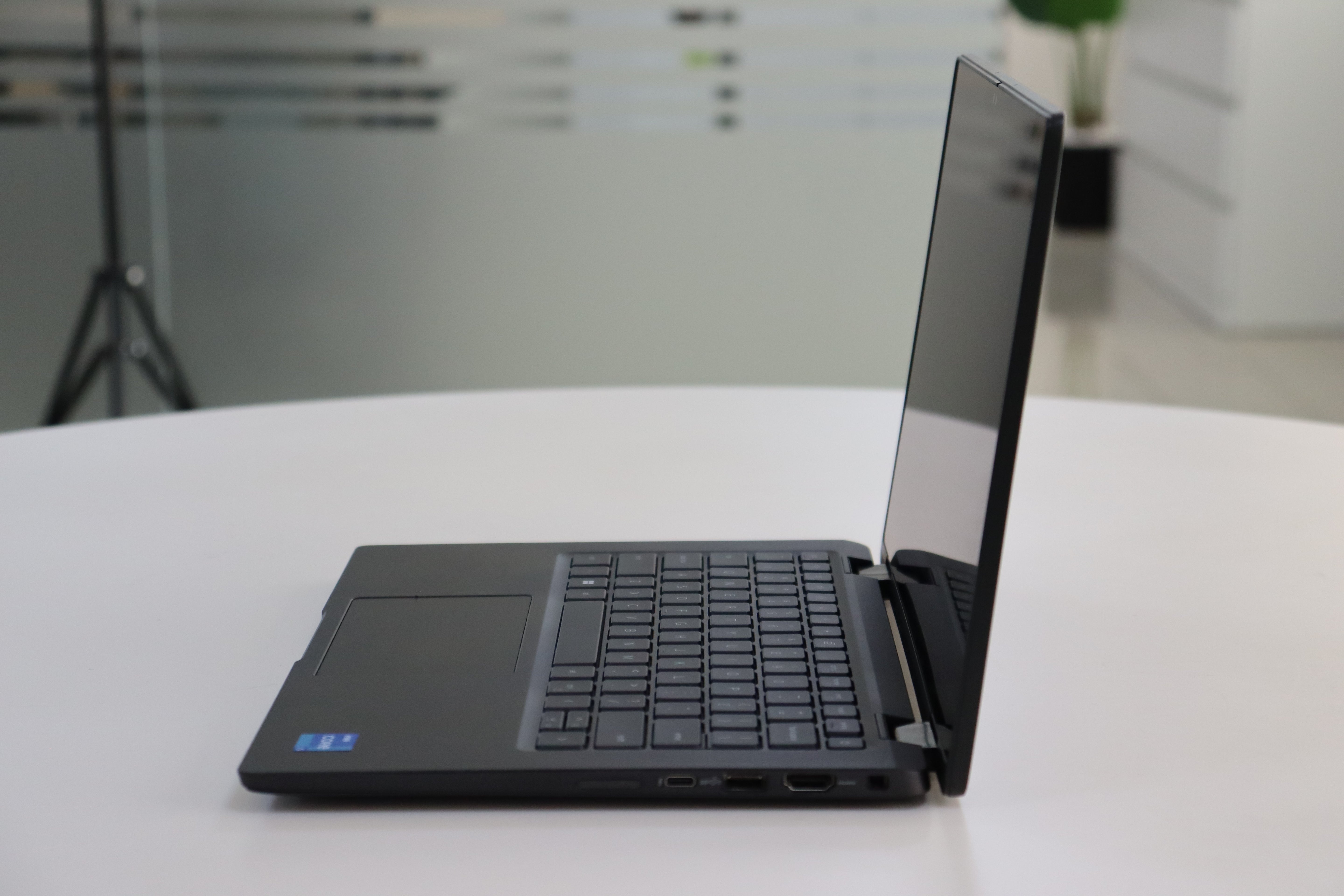DELL LATITUDE 7430 SN:27756 product photo 3