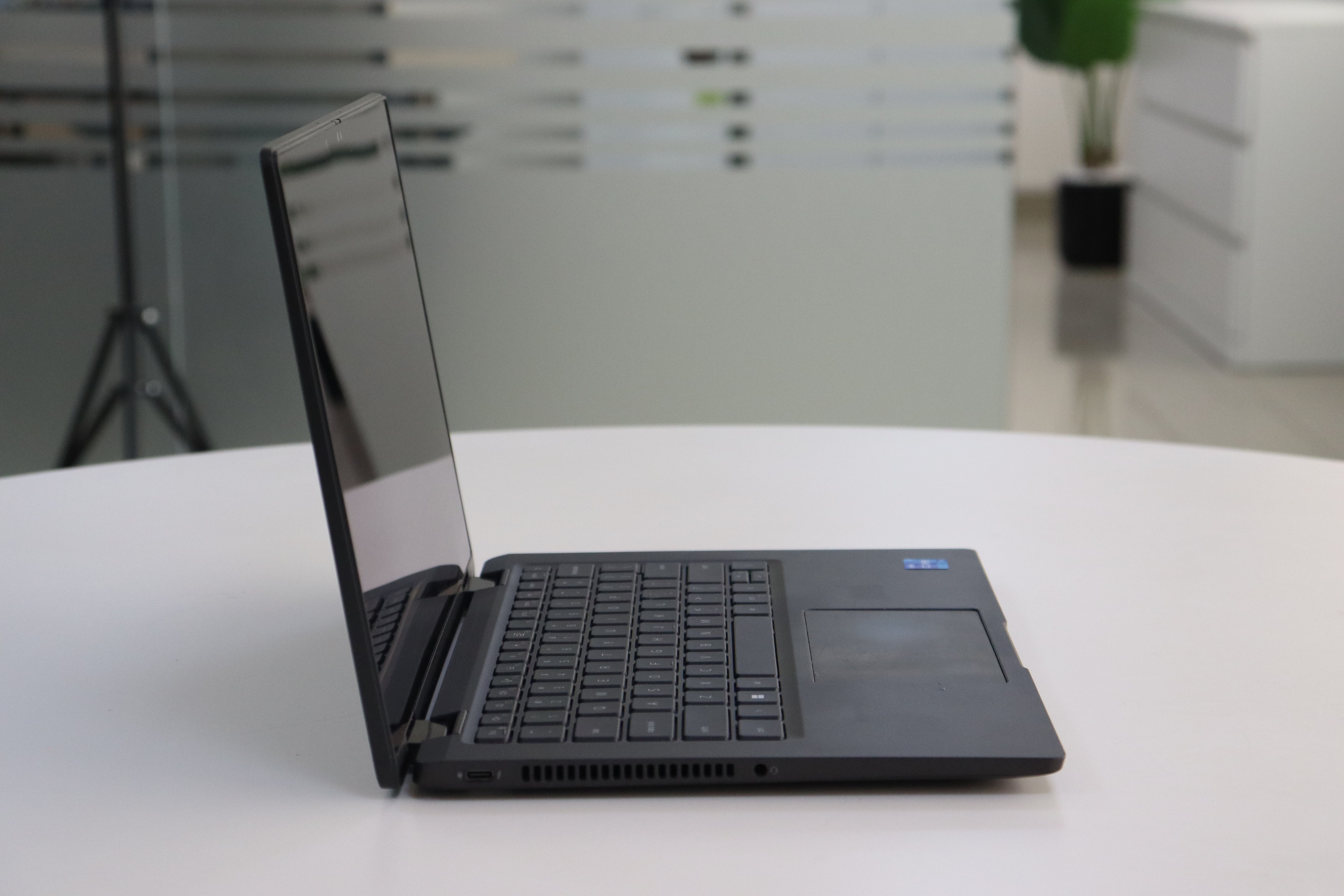 DELL LATITUDE 7430 SN:27756 product photo 4