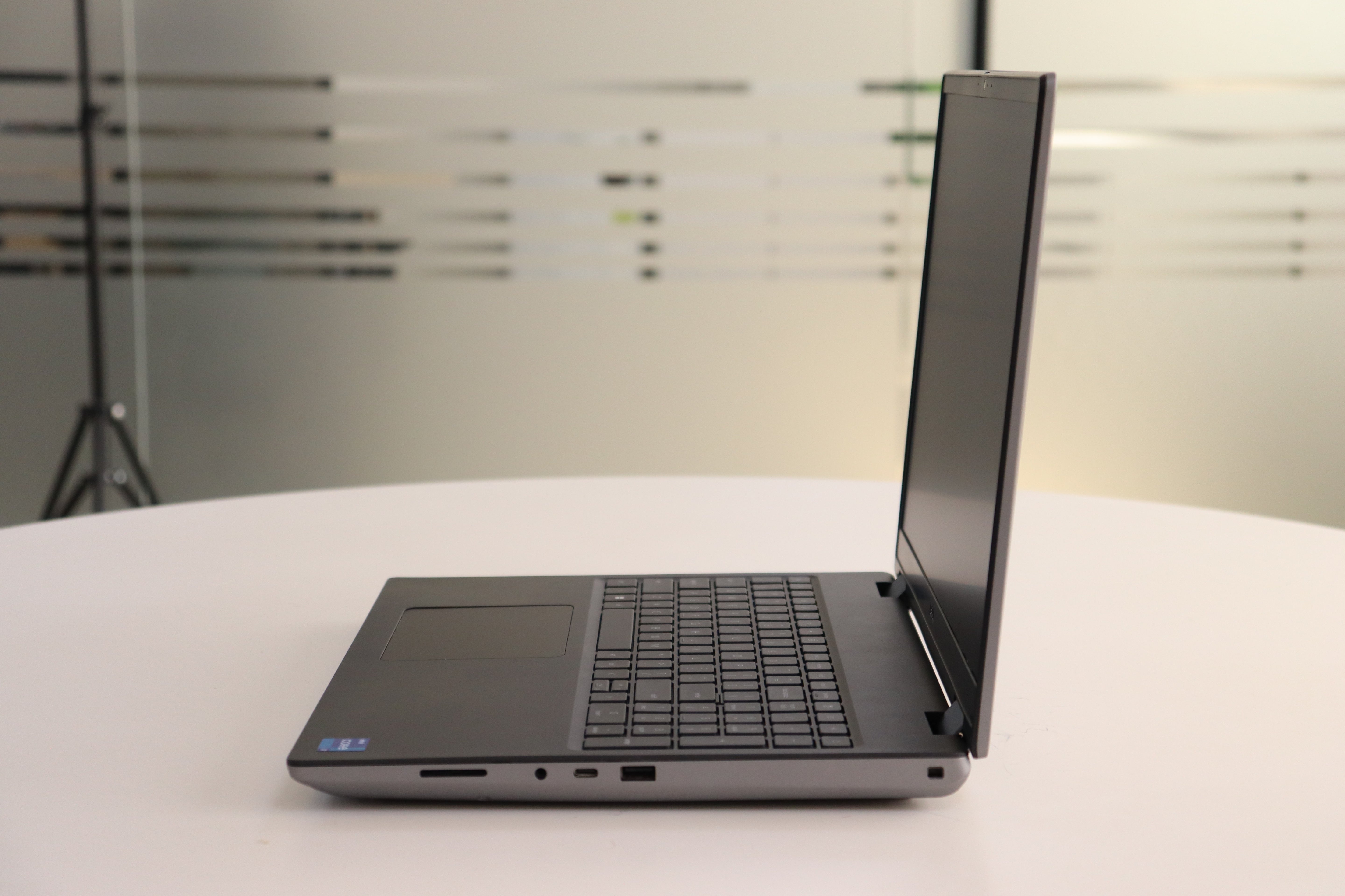 Dell Precision 7670 SN:27766 product photo 3