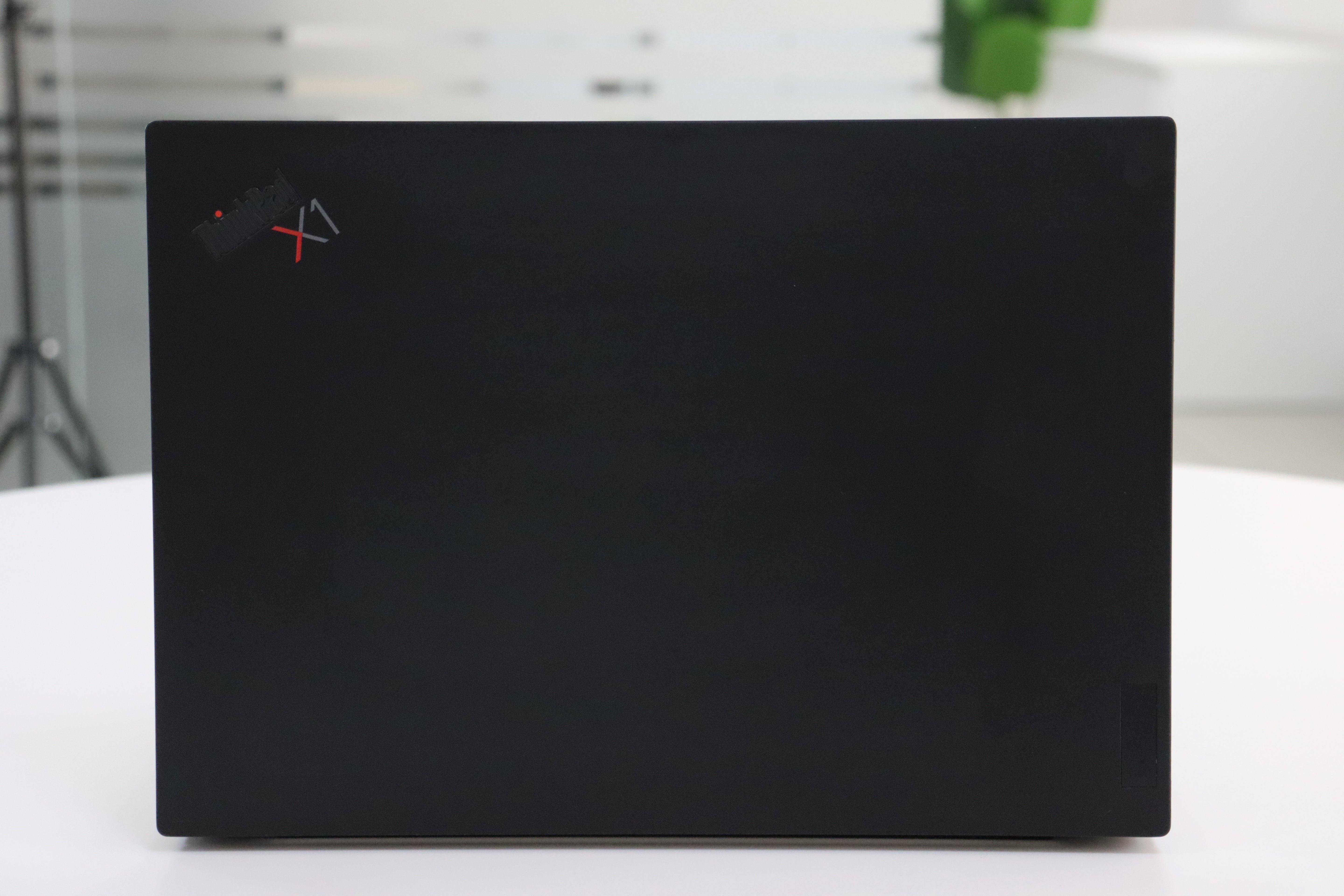 LENOVO THINKPAD X1 CARBON GEN 10: 12th Gen i7, 16 GB RAM, 512 GB SSD, SN:27782