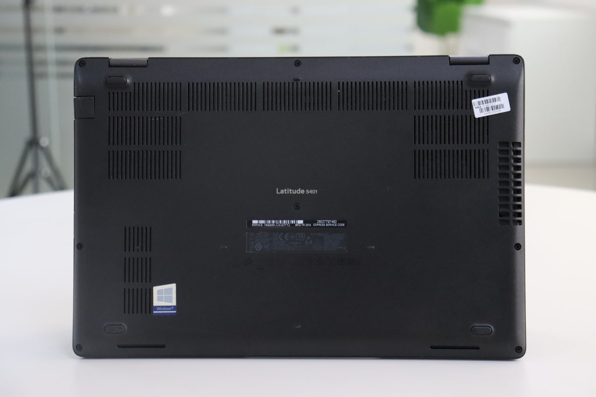 Dell Latitude 5401 - bottom view