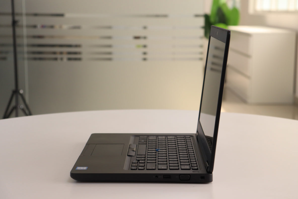 Dell Latitude 5490 SN:30967 product photo 3