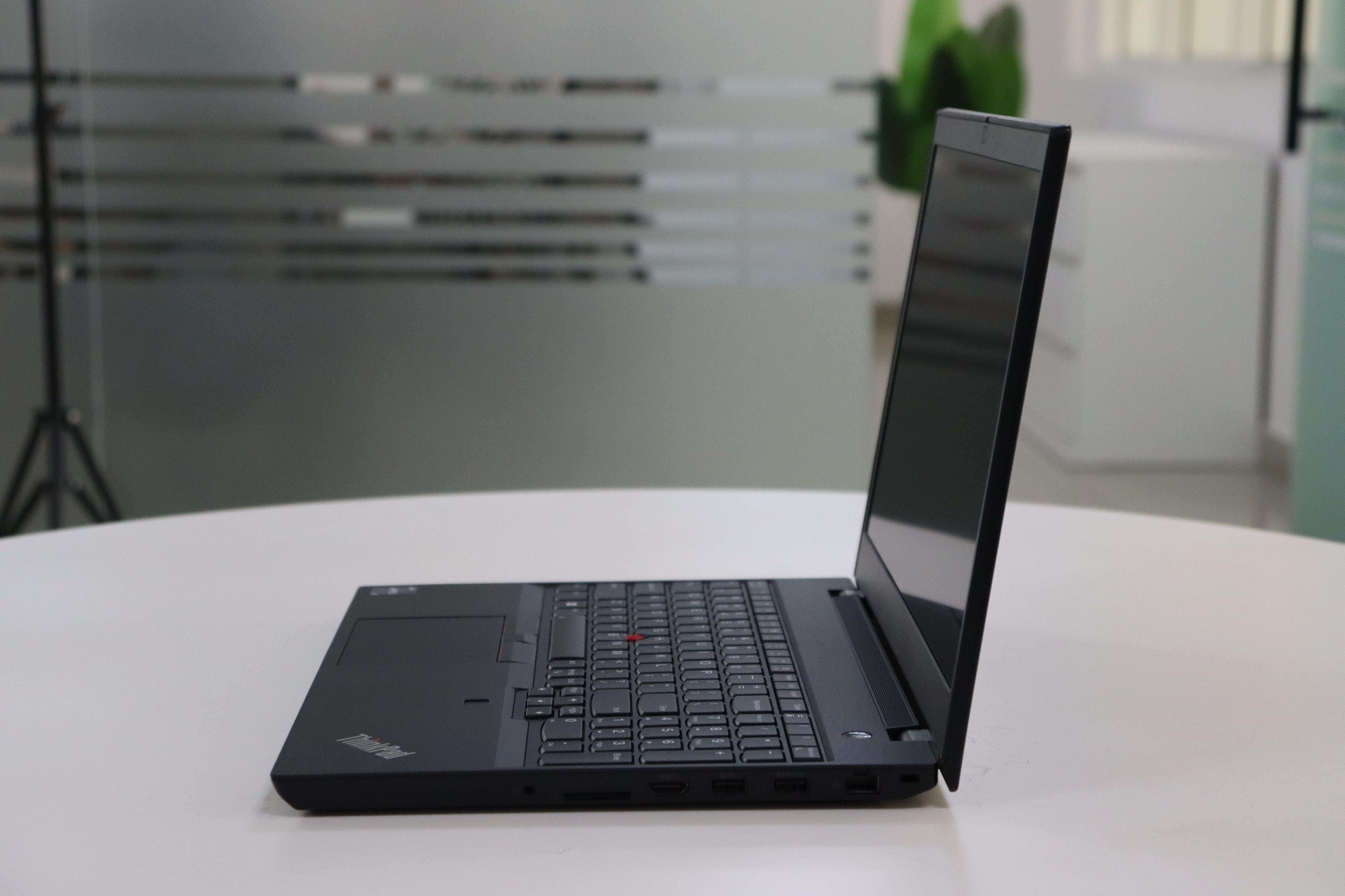 Lenovo ThinkPad P15v Gen 3 SN:34606 product photo 3