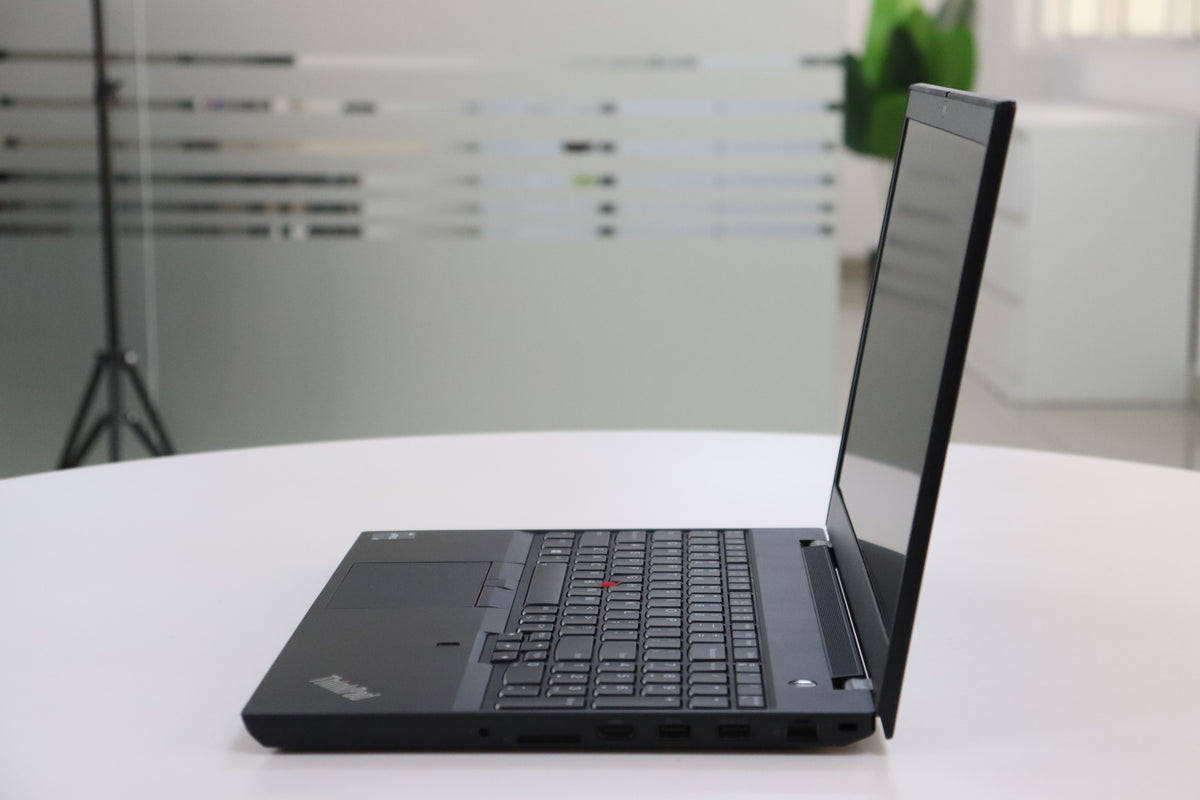 Lenovo ThinkPad P15v Gen 3 SN:34608 product photo 3