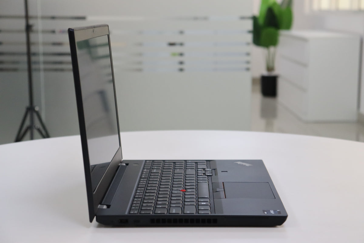 Lenovo ThinkPad P15v Gen 3 SN:34608 product photo 4