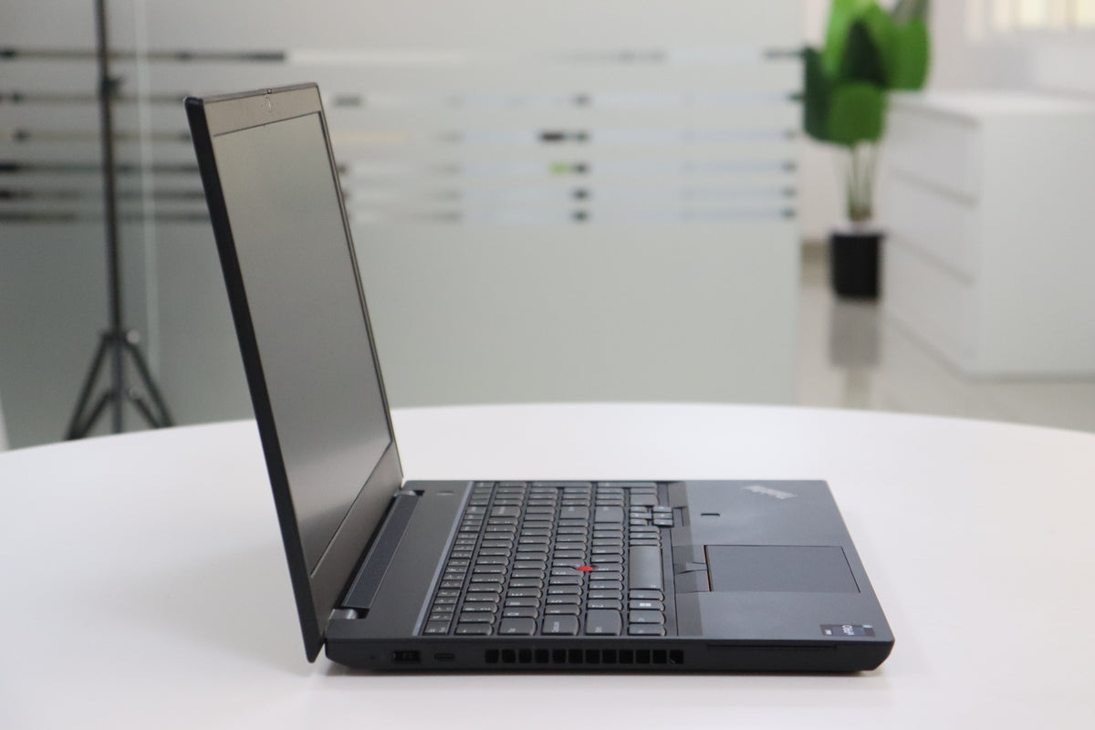 Lenovo Thinkpad P15v Gen 3 SN:34612 product photo 4