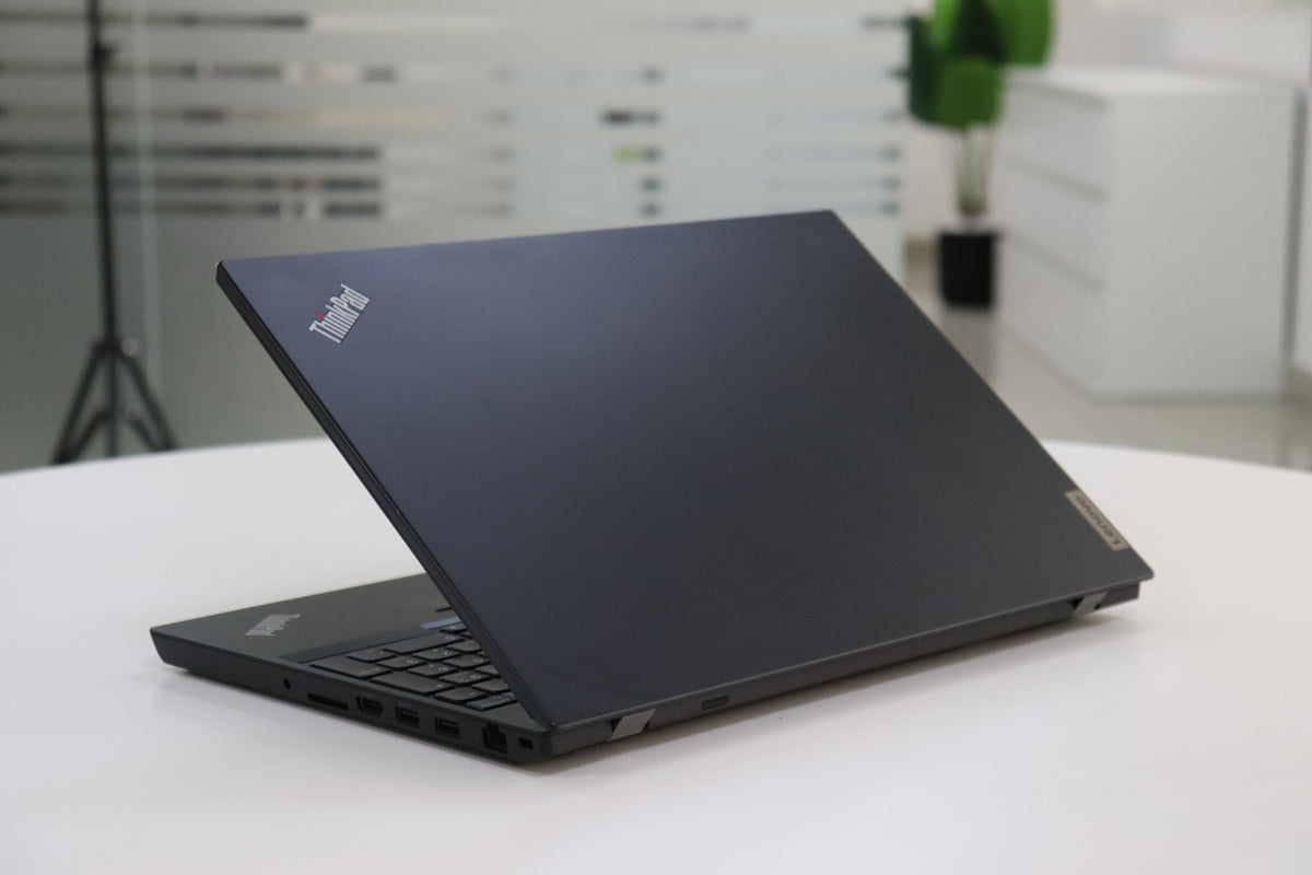 Lenovo Thinkpad P15v Gen 3 SN:34612 product photo 6