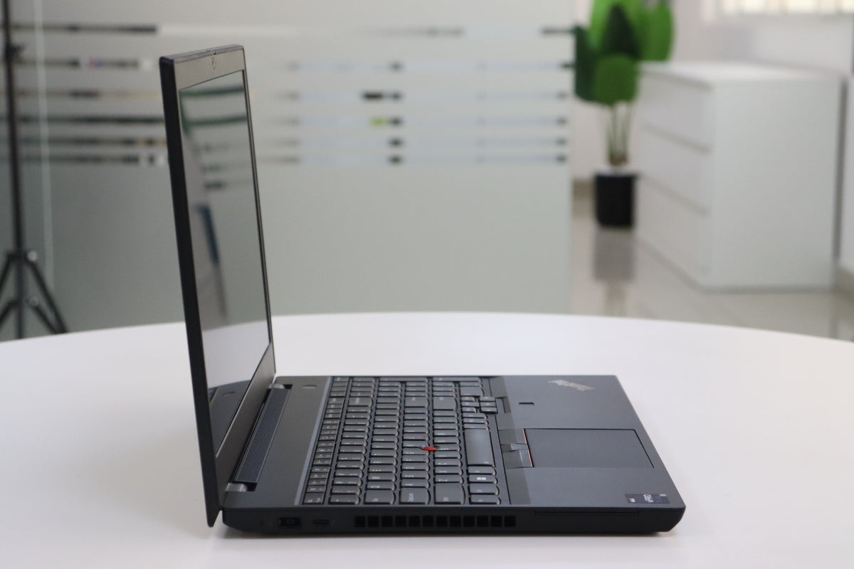 Lenovo Thinkpad P15v Gen 3 SN:34613 product photo 4