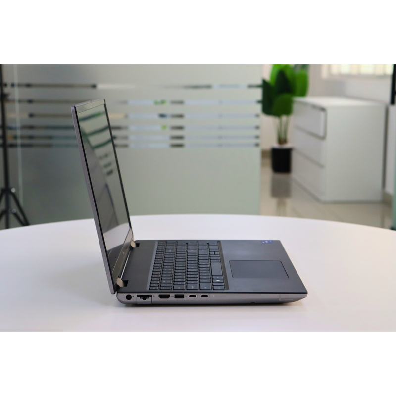 Dell PRECISION 7670: 12th Gen i7, 32GB RAM, 512GB SSD, SN:19505