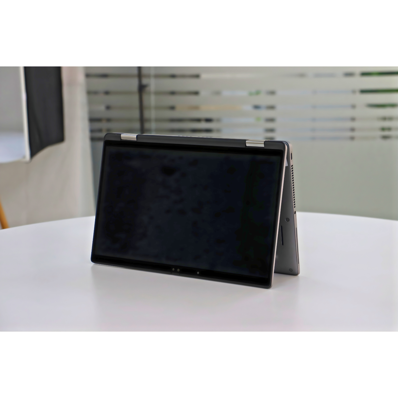 Dell Latitude 7330: Intel Core i7, 12th Gen, 16GB RAM, 256GB SSD SN:53909