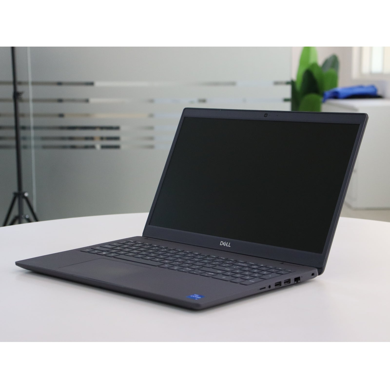 Dell Latitude 3510: Intel Core i5, 11th Gen, 8GB RAM, 256GB SSD SN:00002