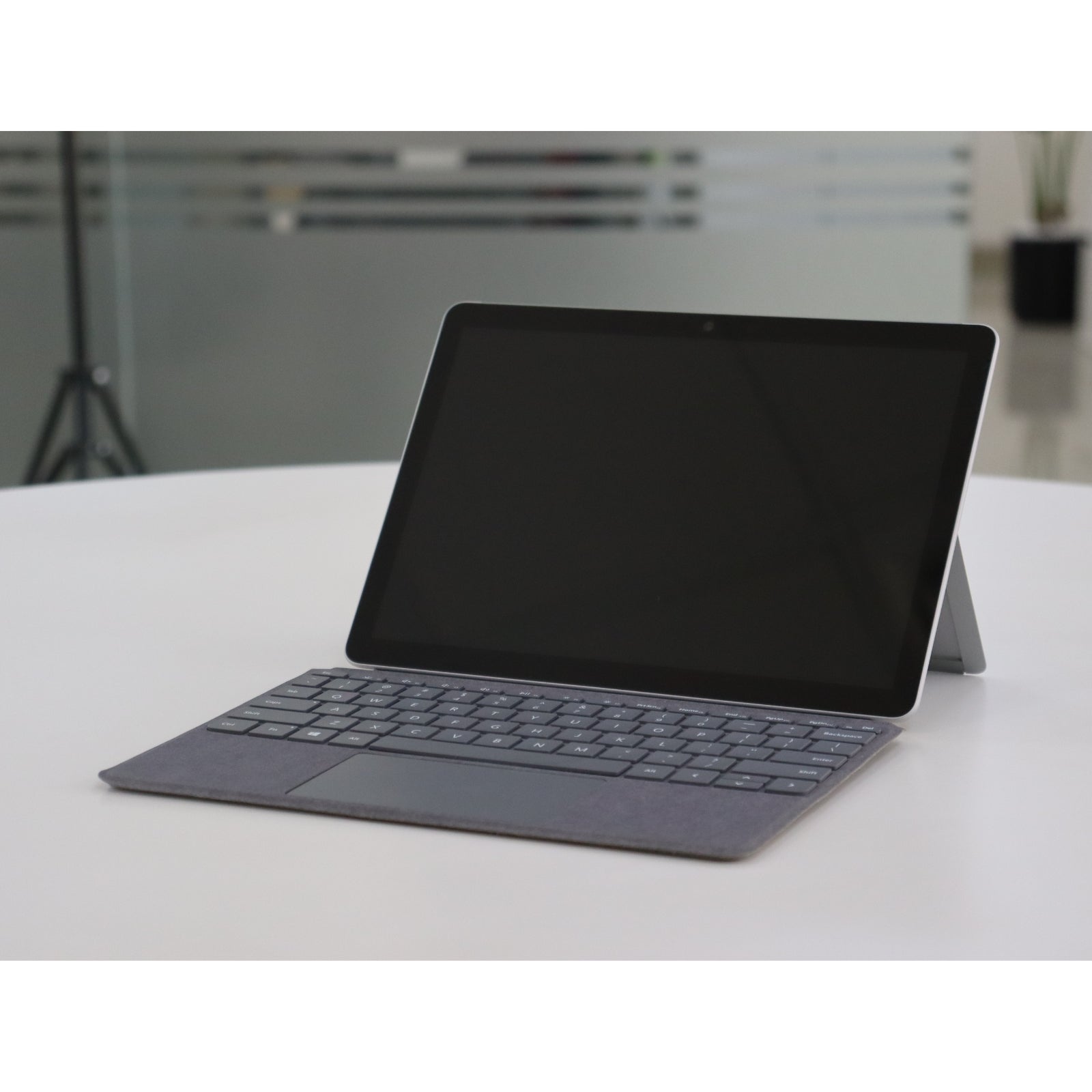 Microsoft SURFACE GO 3: i5, 10th Gen, 4GB RAM, 64GB SSD, SN:18607
