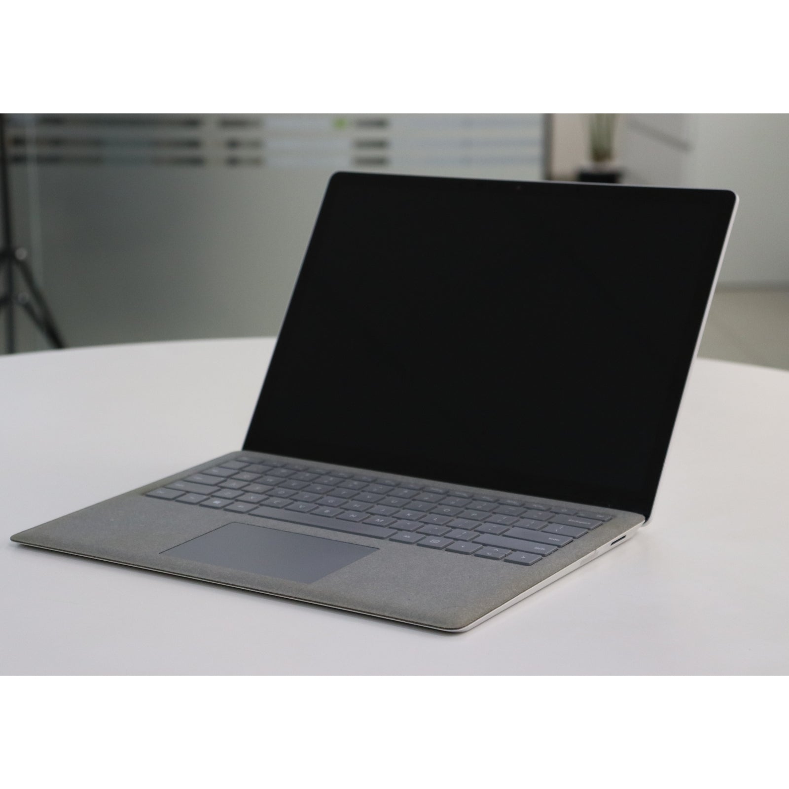 MICROSOFT SURFACE LAPTOP 2: 8th Gen i7, 16GB RAM, 512GB SSD, SN:18623