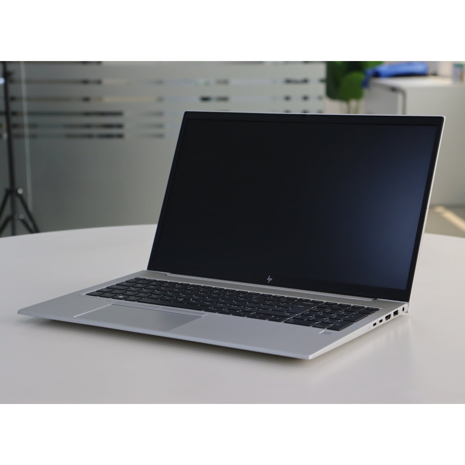 HP ELITEBOOK 855 G7: RYZEN 3, 8GB RAM, 256GB SSD SN:00700