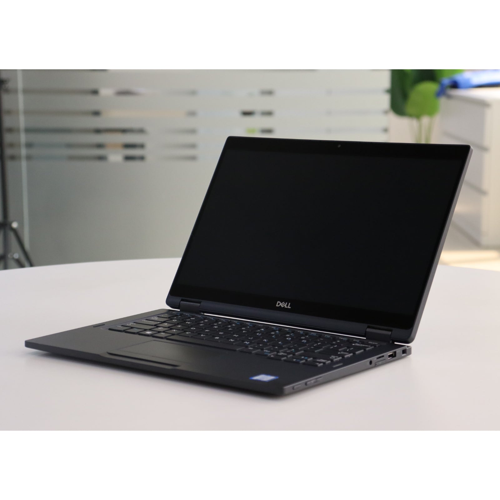 Dell LATITUDE 7390 2-IN-1: 8th Gen i5, 8GB RAM, 256GB SSD, SN:20672