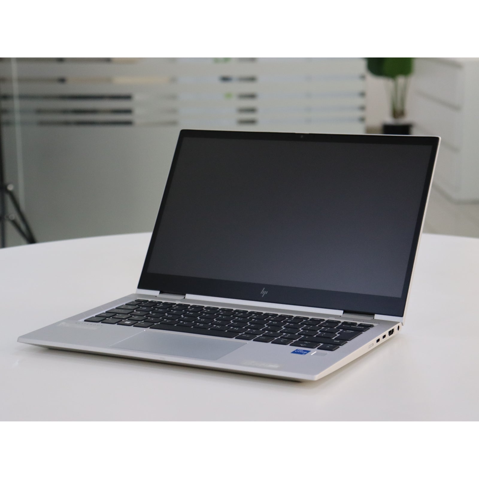 HP ELITEBOOK X360 830 G8: 11th Gen i5, 16GB RAM, 256GB SSD, SN:00020