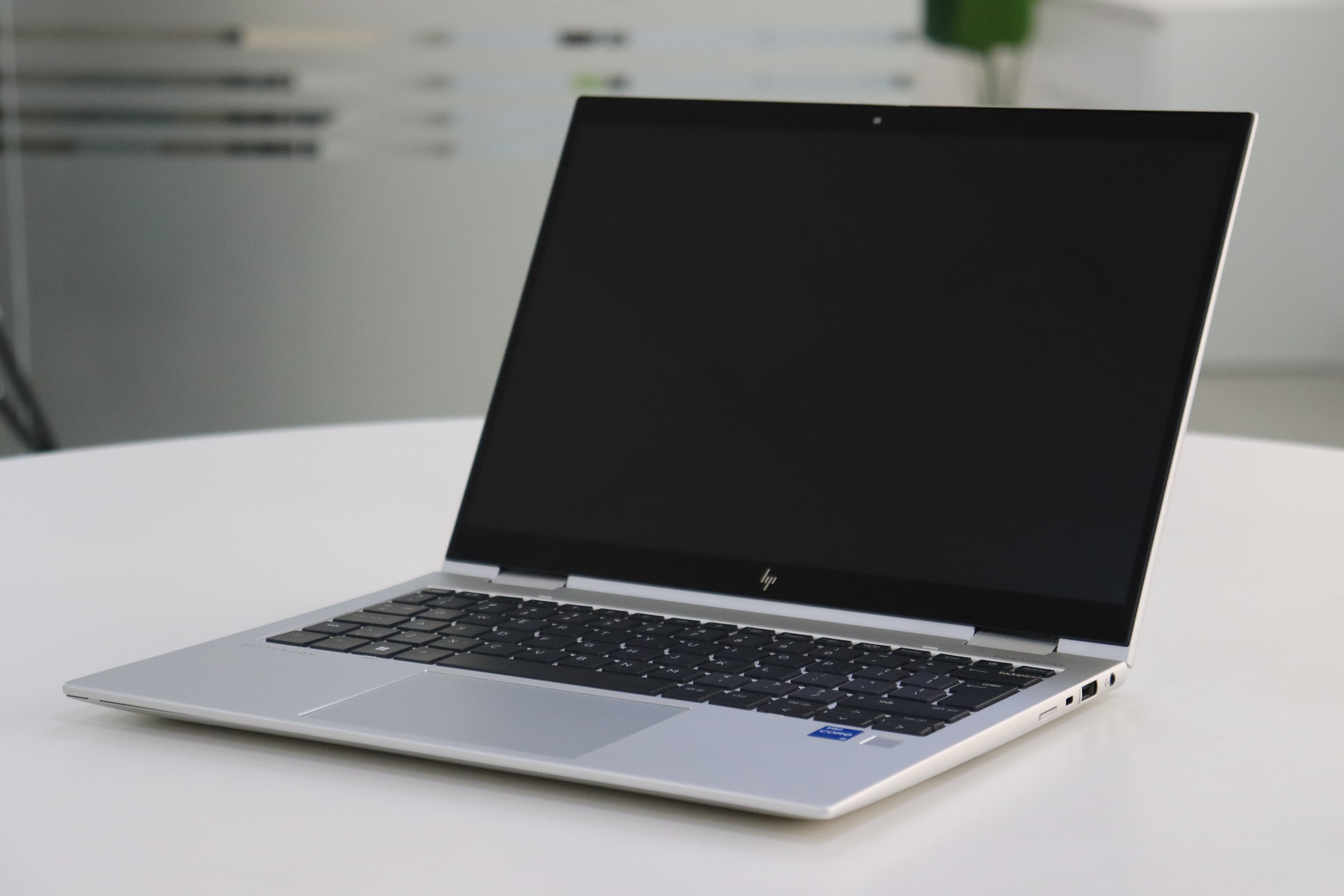 HP ELITE X360 830 G10 SN:01000 - product photo 2