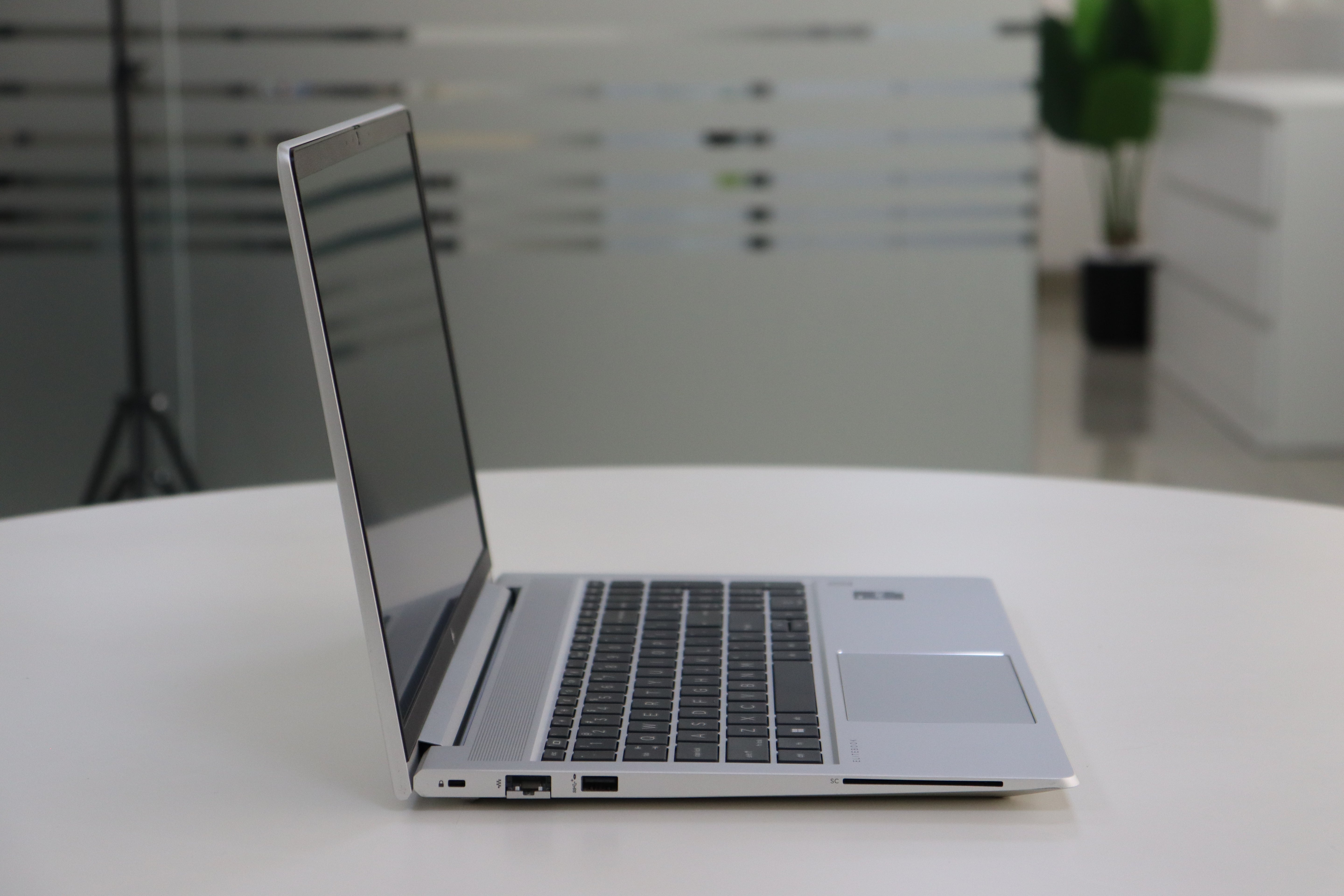HP EliteBook 650 G10 SN:00381 product photo 4