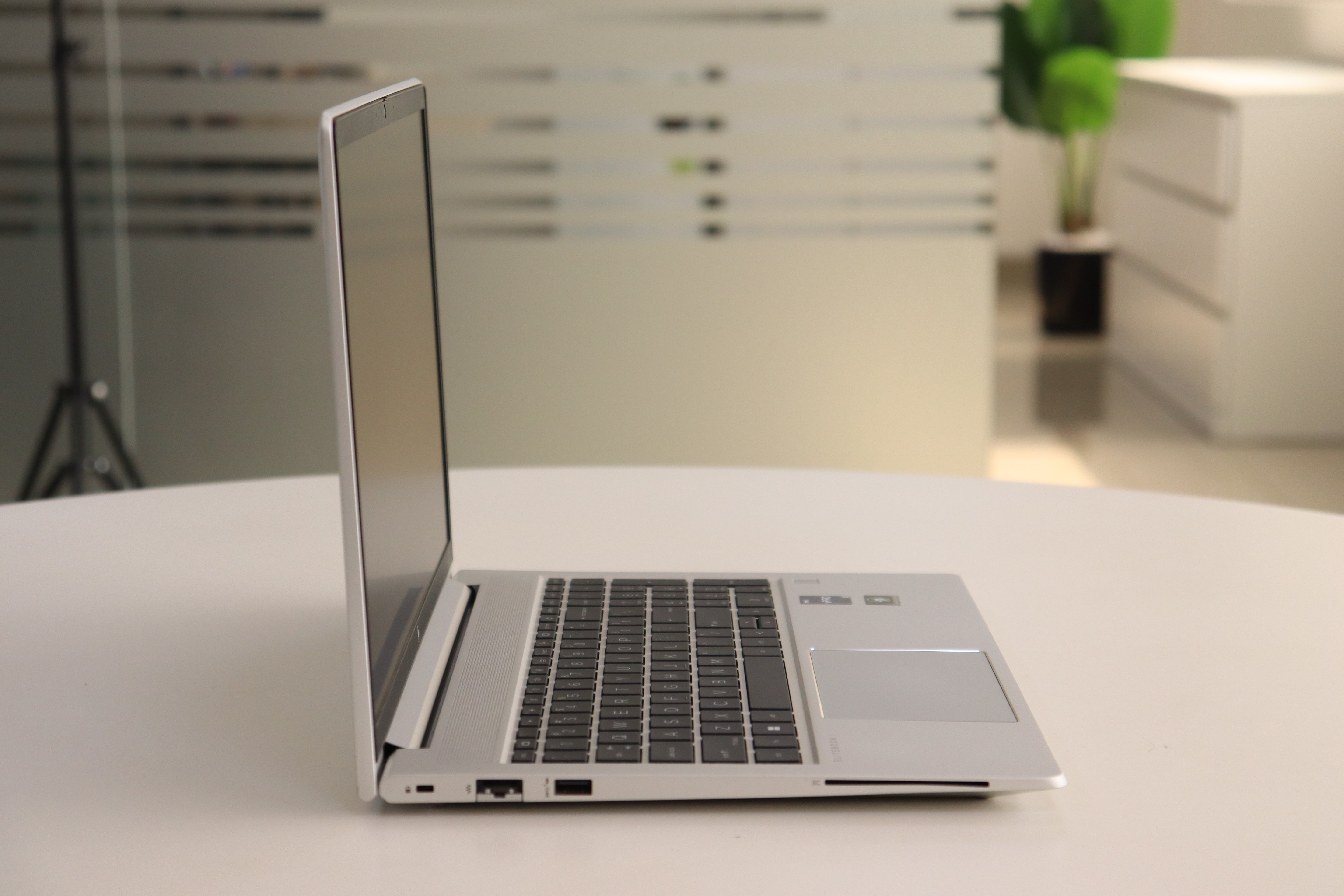 HP EliteBook 650 G9 SN:00383 product photo 4