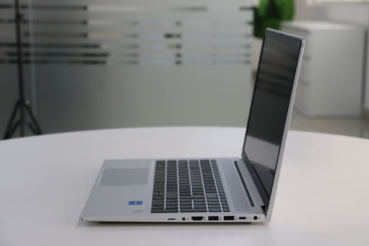 HP ELITEBOOK 650 G9: 12th Gen i5, 8 GB RAM, 256 GB SSD, SN:01062