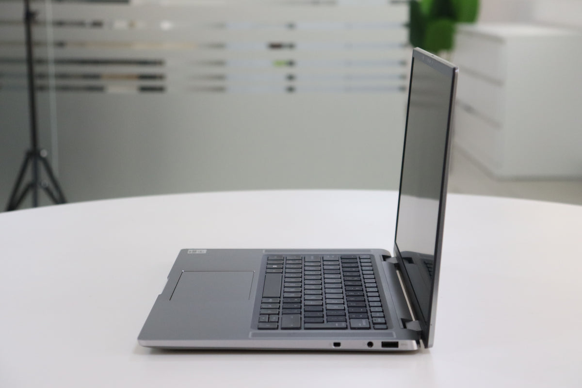 Dell Latitude 9510 - side view