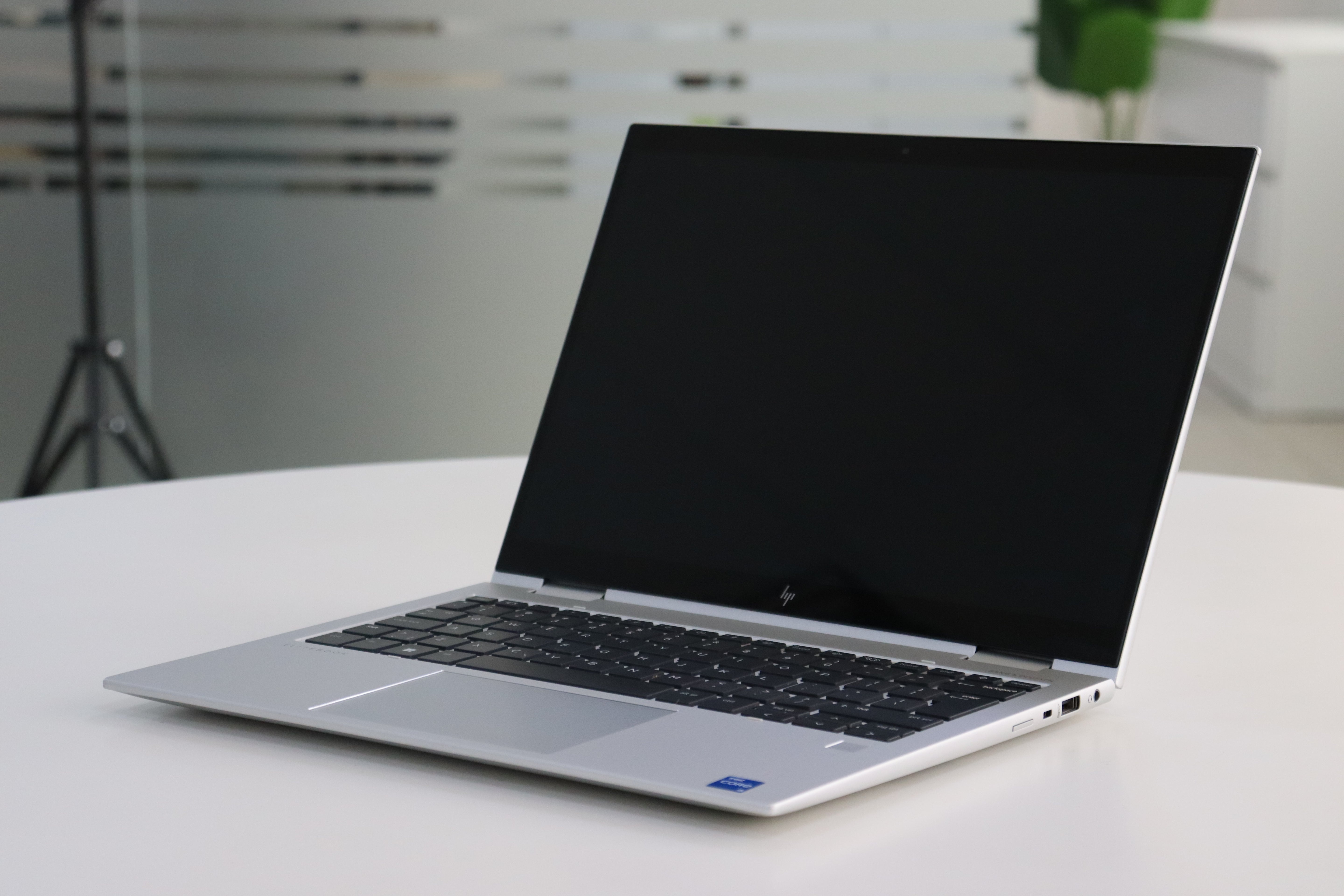 HP ELITE X360 830 G10 SN:00658 - product photo 2