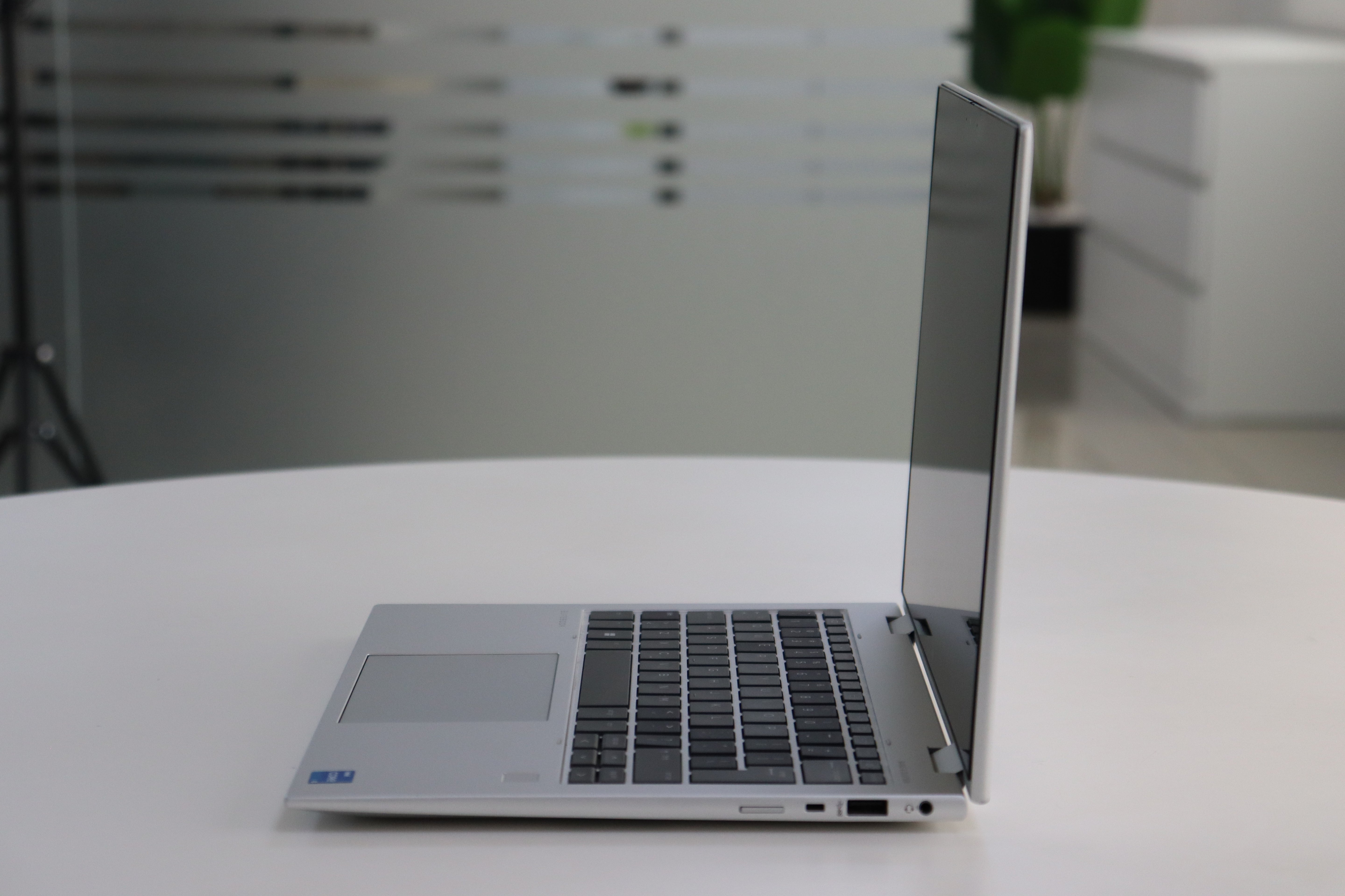 HP ELITE X360 830 G10 SN:00658 - product photo 3