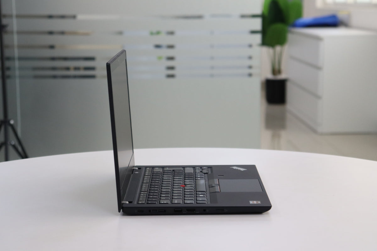 LENOVO THINKPAD T495 SN:01518 left side view