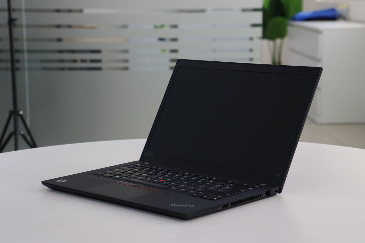 LENOVO THINKPAD T495 SN:01518 right front angle