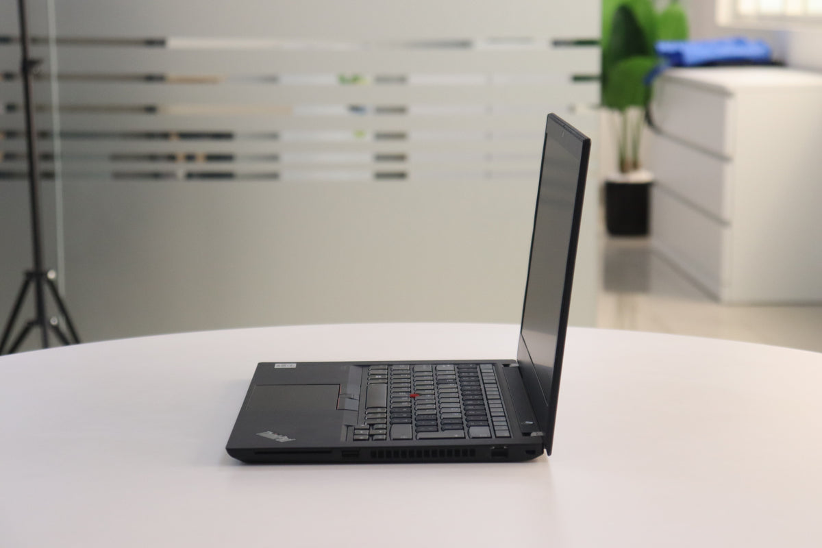 LENOVO THINKPAD T14 GEN 1 SN:00180 right side view