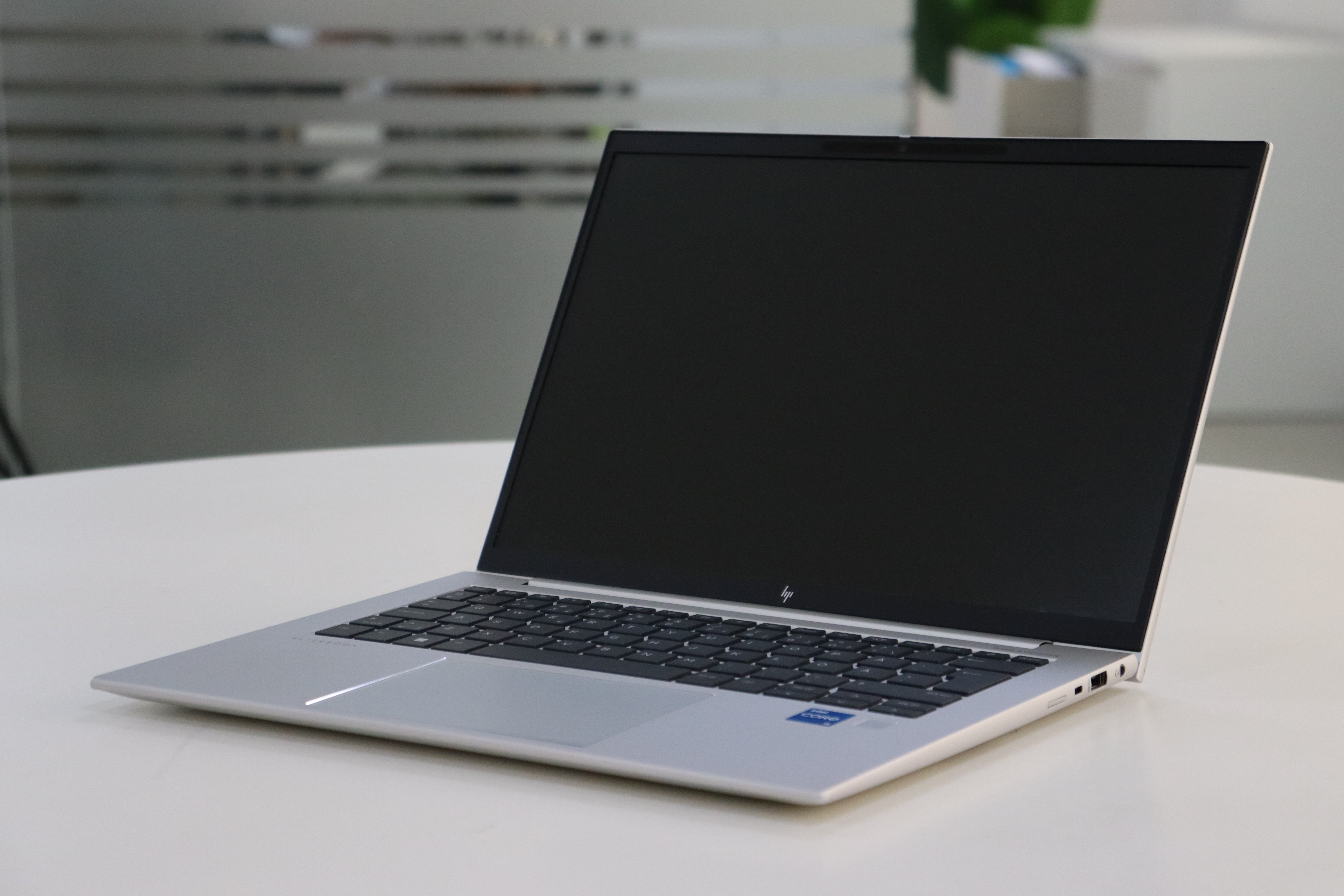 HP EliteBook 840 G10 SN:02067 product photo 2