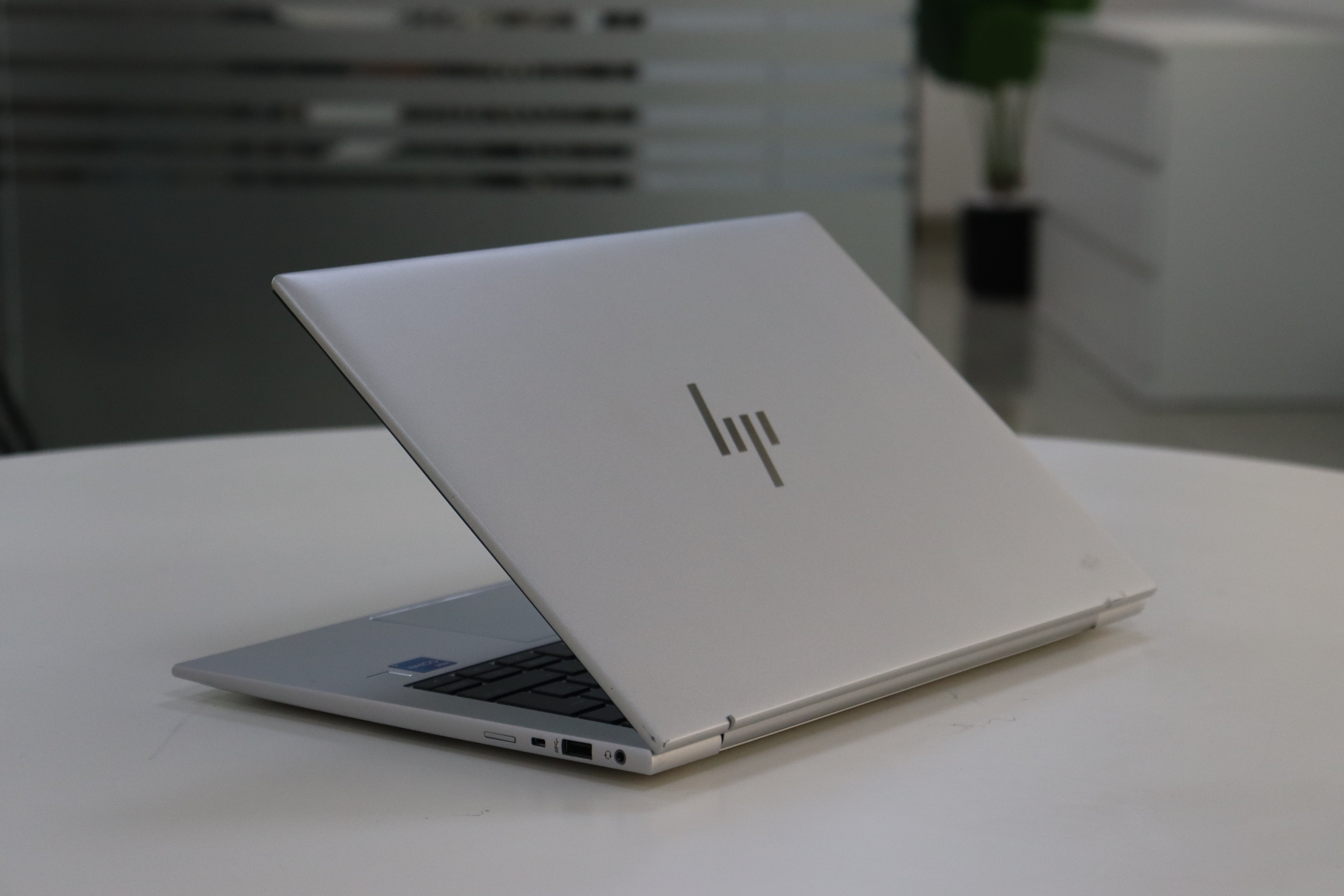 HP EliteBook 840 G10 SN:02067 product photo 6