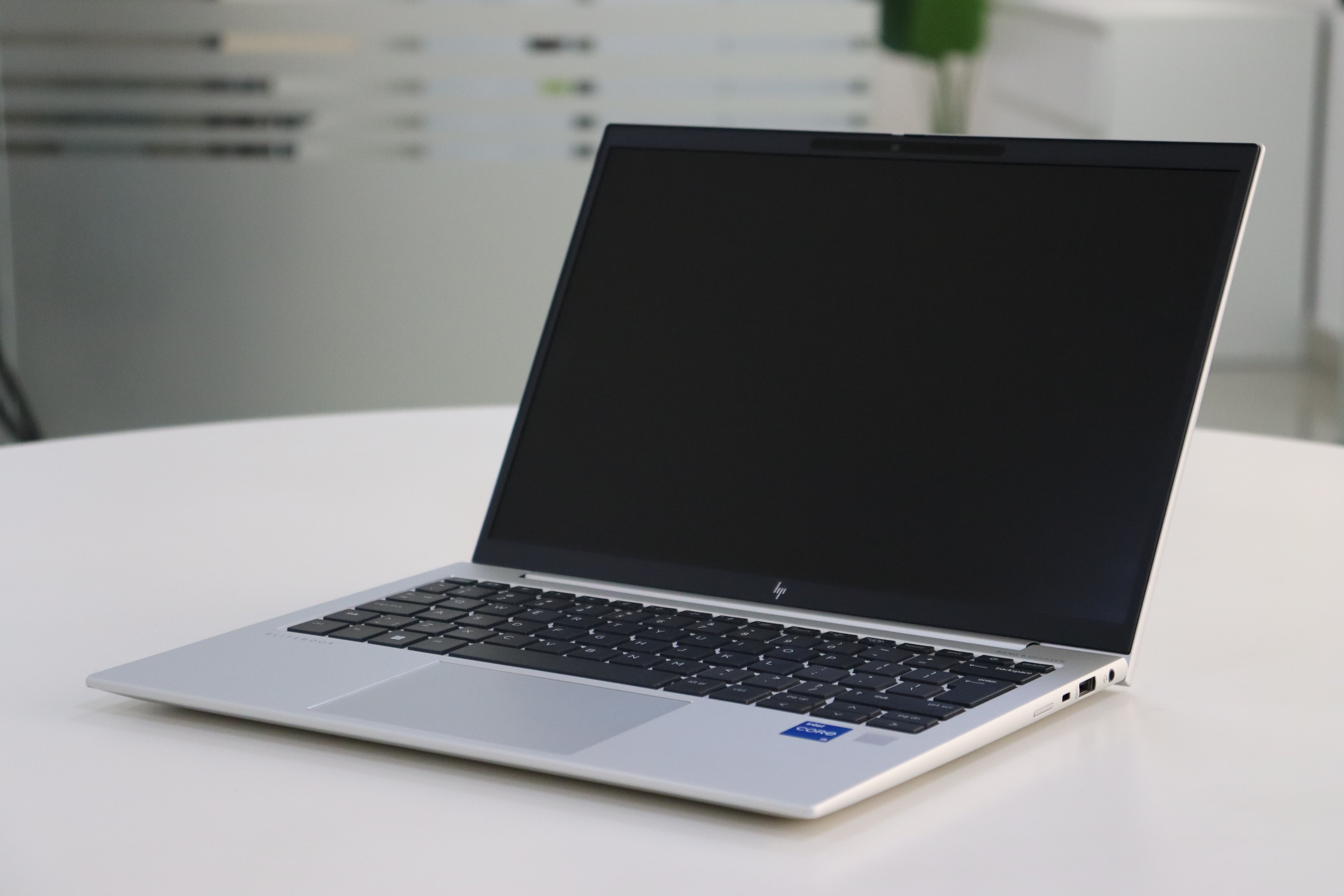 HP ELITEBOOK 830 G10: 13th Gen i5, 16 GB RAM, 256 GB SSD, SN:01172
