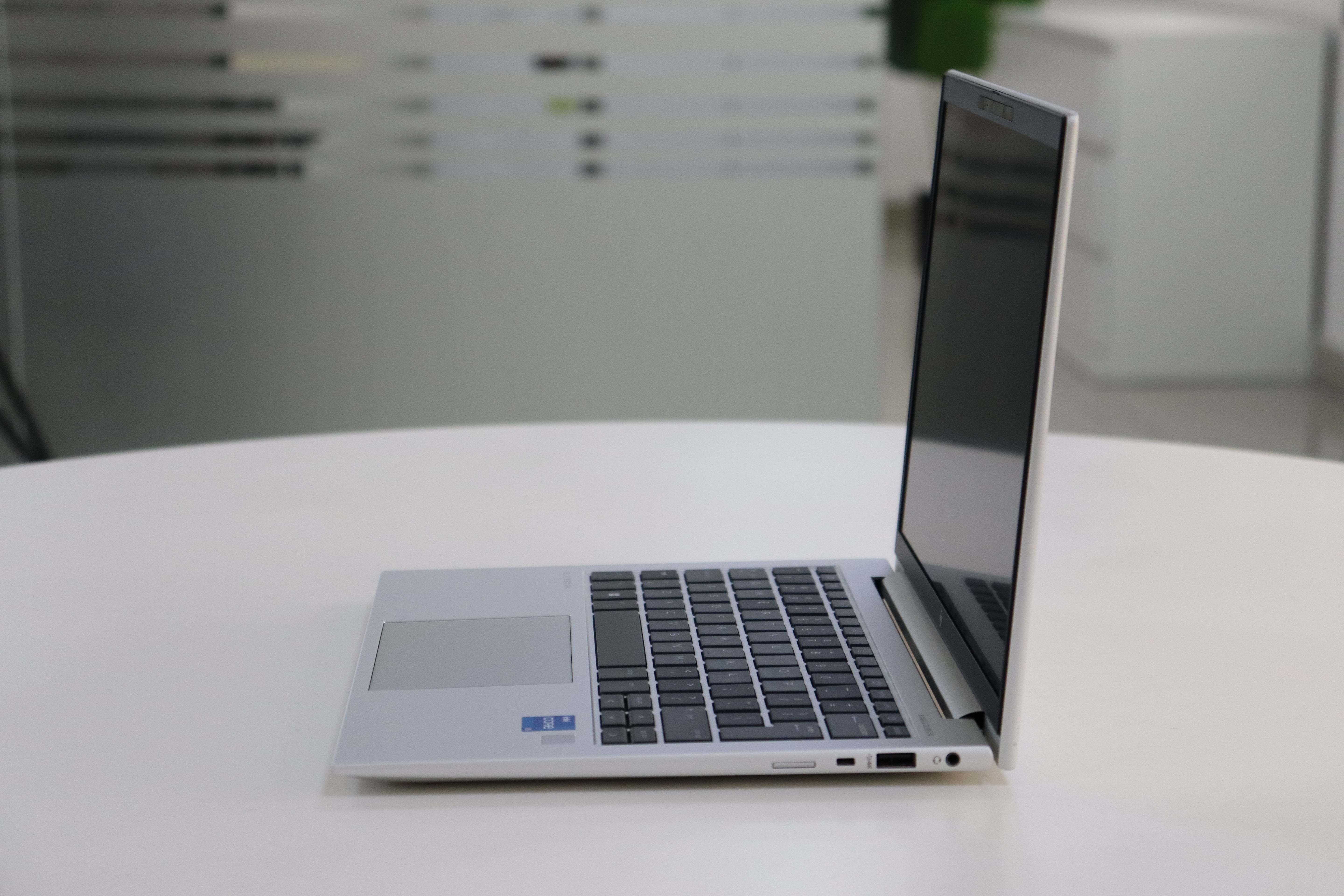 HP ELITEBOOK 830 G10: 13th Gen i5, 16 GB RAM, 256 GB SSD, SN:01172