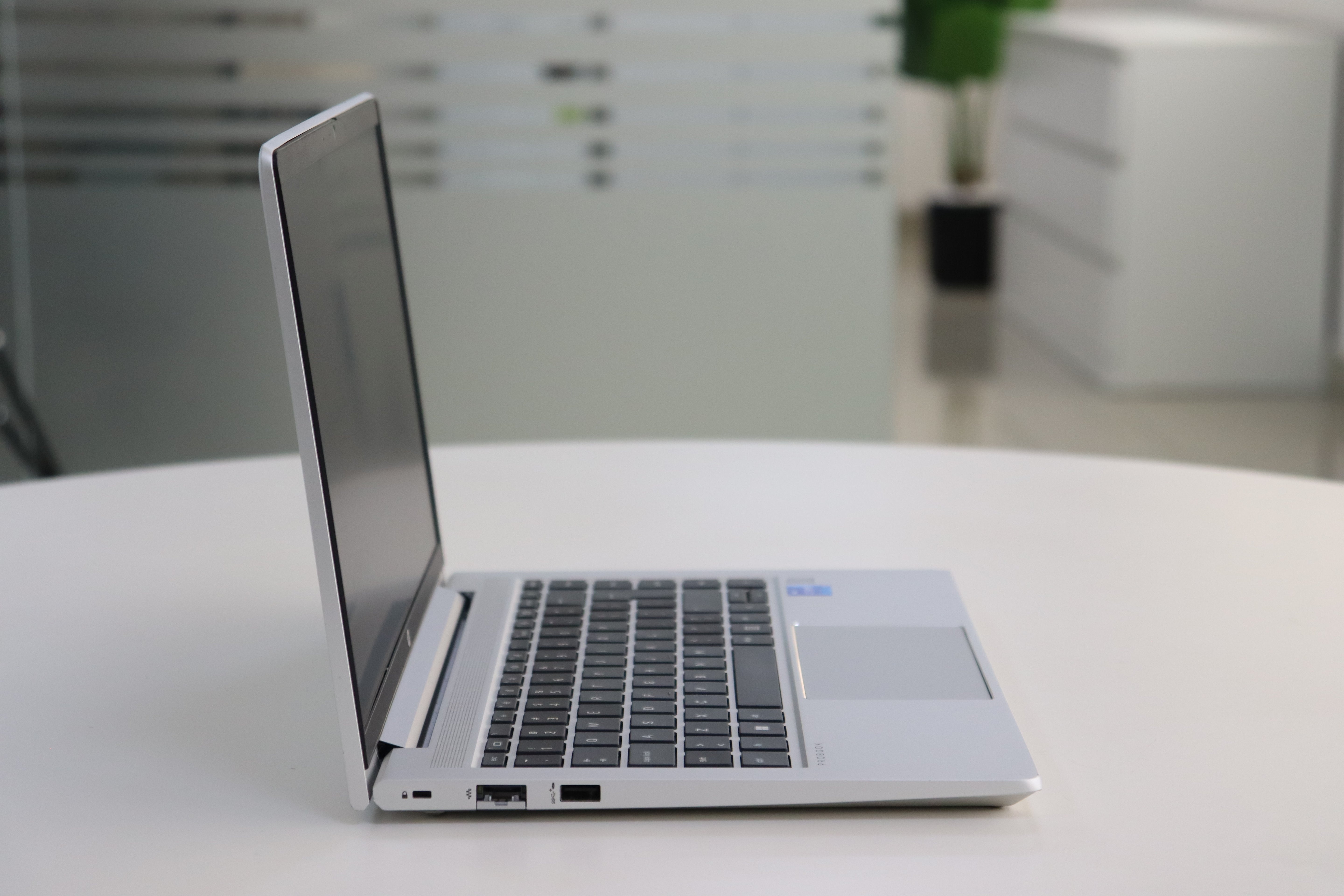 HP PROBOOK 440 G10: 13 Gen i3, 8 GB RAM, 128 GB SSD, SN:01537