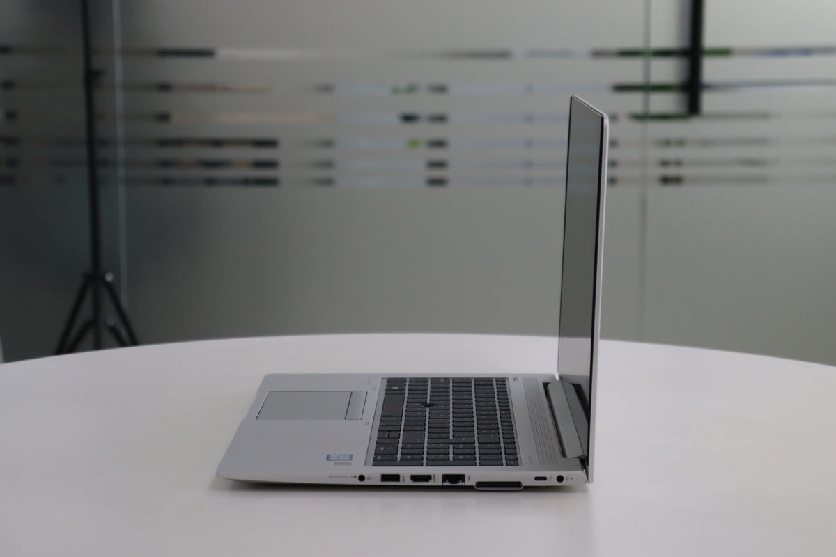 HP ELITEBOOK 850 G5 SN:00047 right side view
