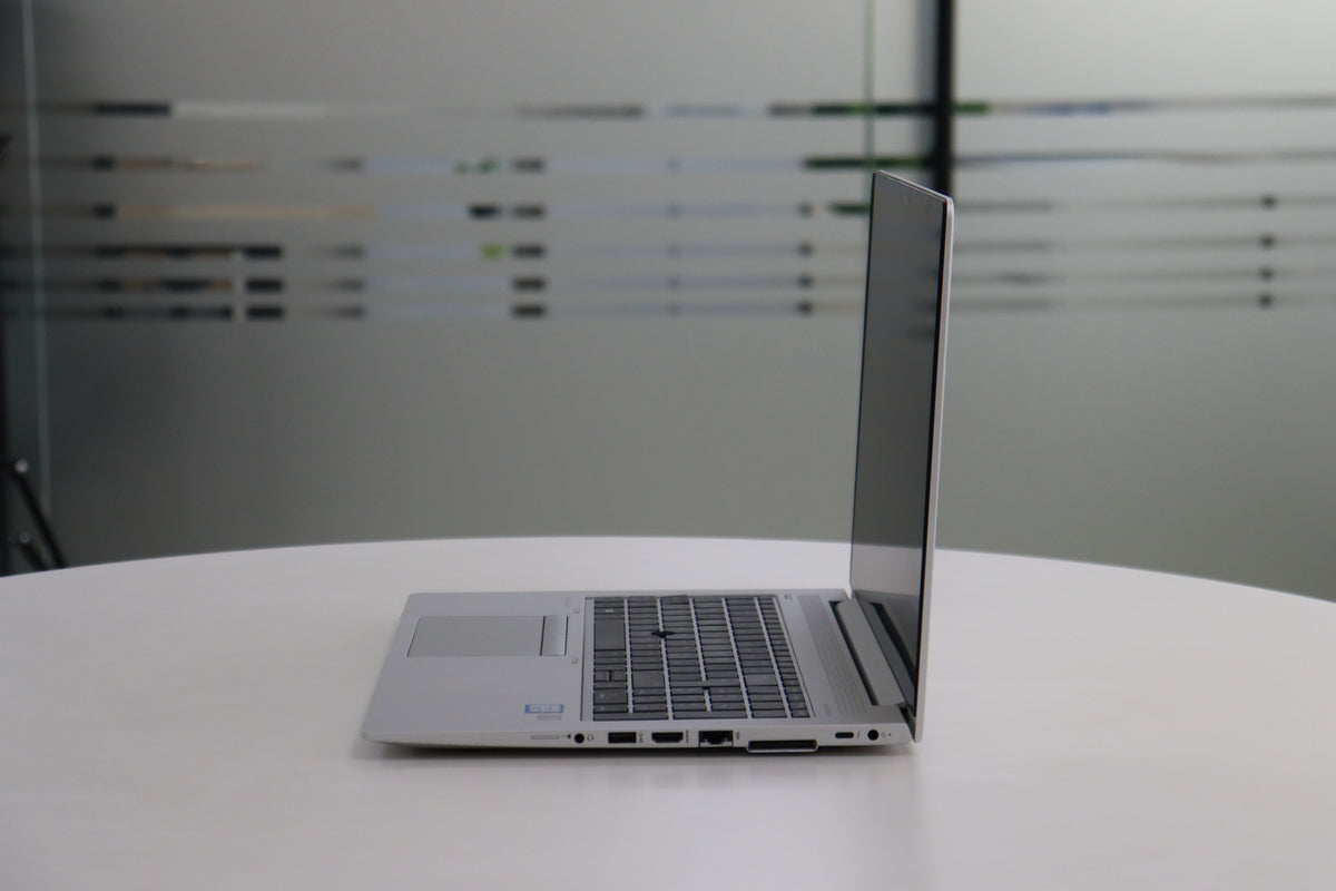 HP ELITEBOOK 850 G5 SN:00071 right side view