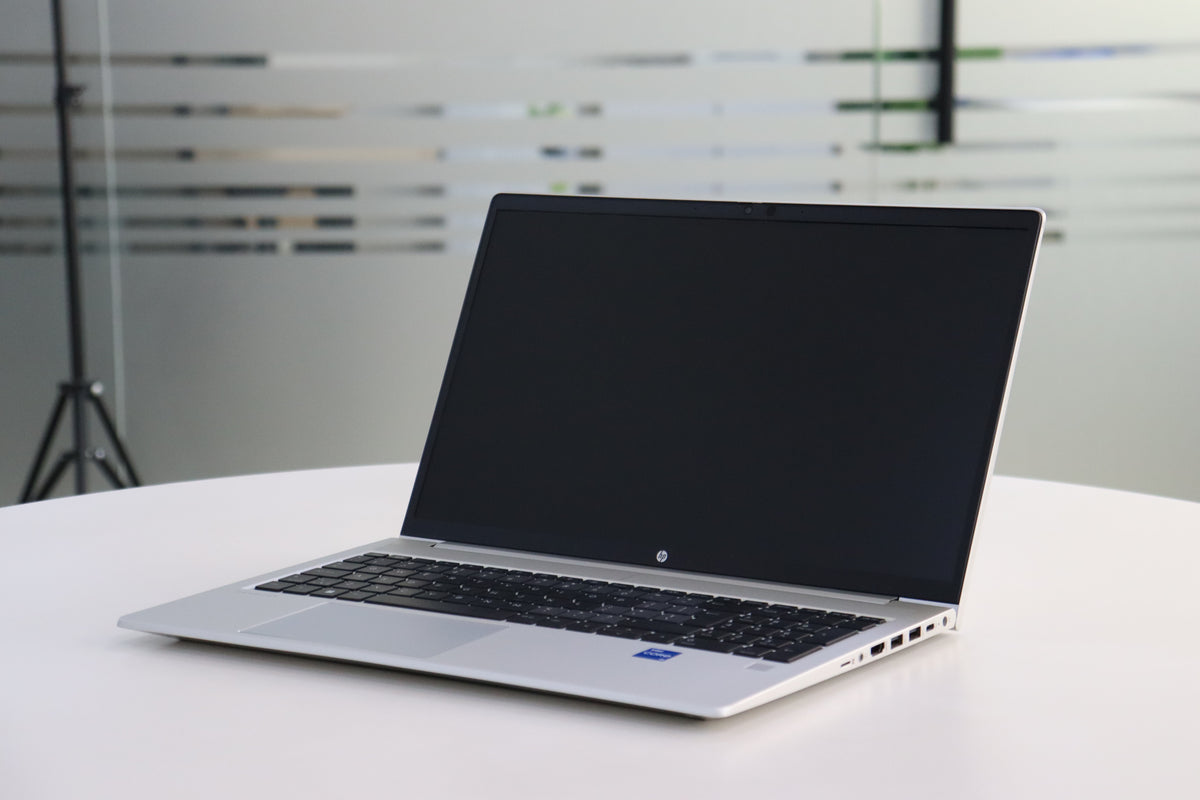 HP PROBOOK 650 G8 NOTEBOOK SN:00136 right front angle