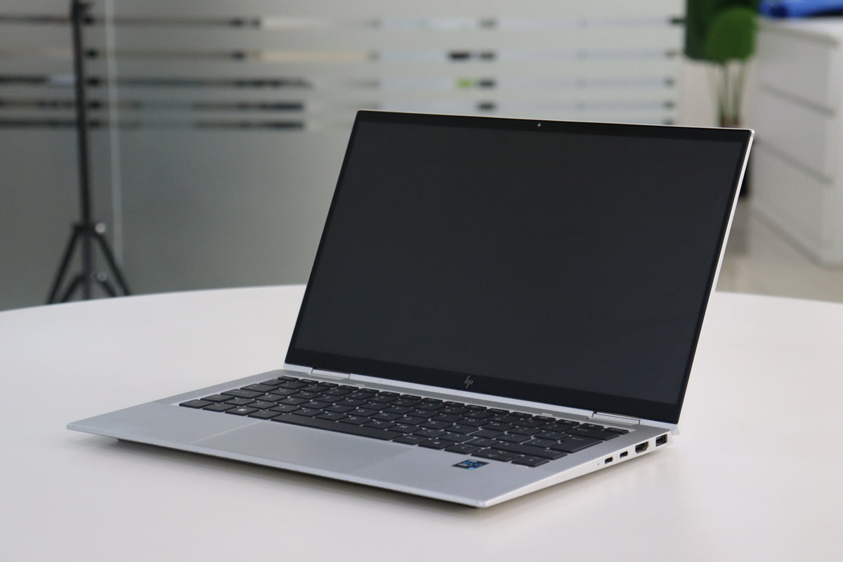 HP ELITEBOOK X360 1030 G8 SN:00625 right front angle