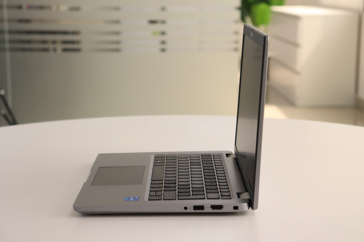 DELL LATITUDE 5440 laptop photo 3