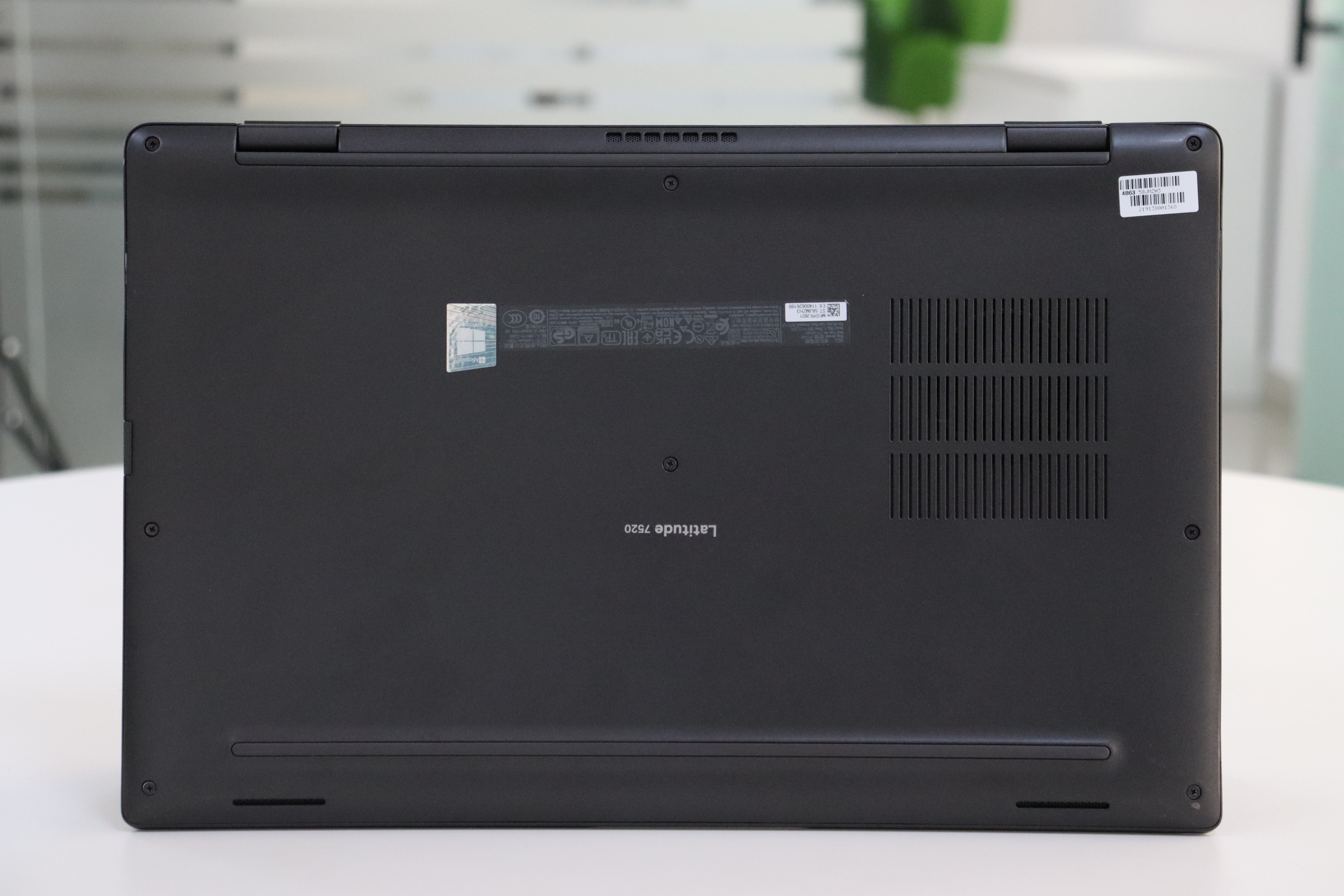 DELL LATITUDE 7520: 11th Gen i5, 16 GB RAM, 256 GB SSD, SN:01368